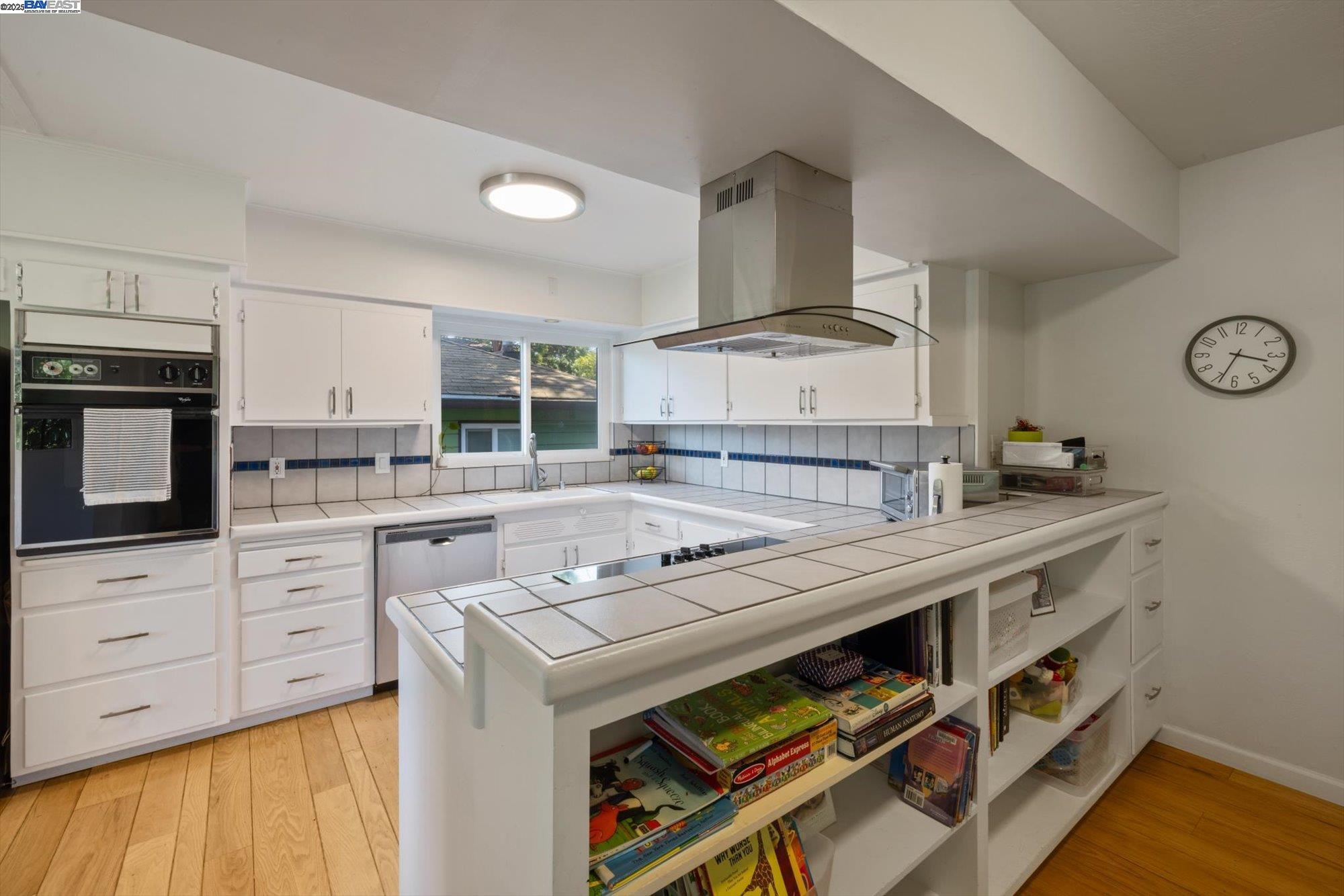 Detail Gallery Image 6 of 60 For 3412 Wyman St, Oakland,  CA 94619 - 3 Beds | 2 Baths
