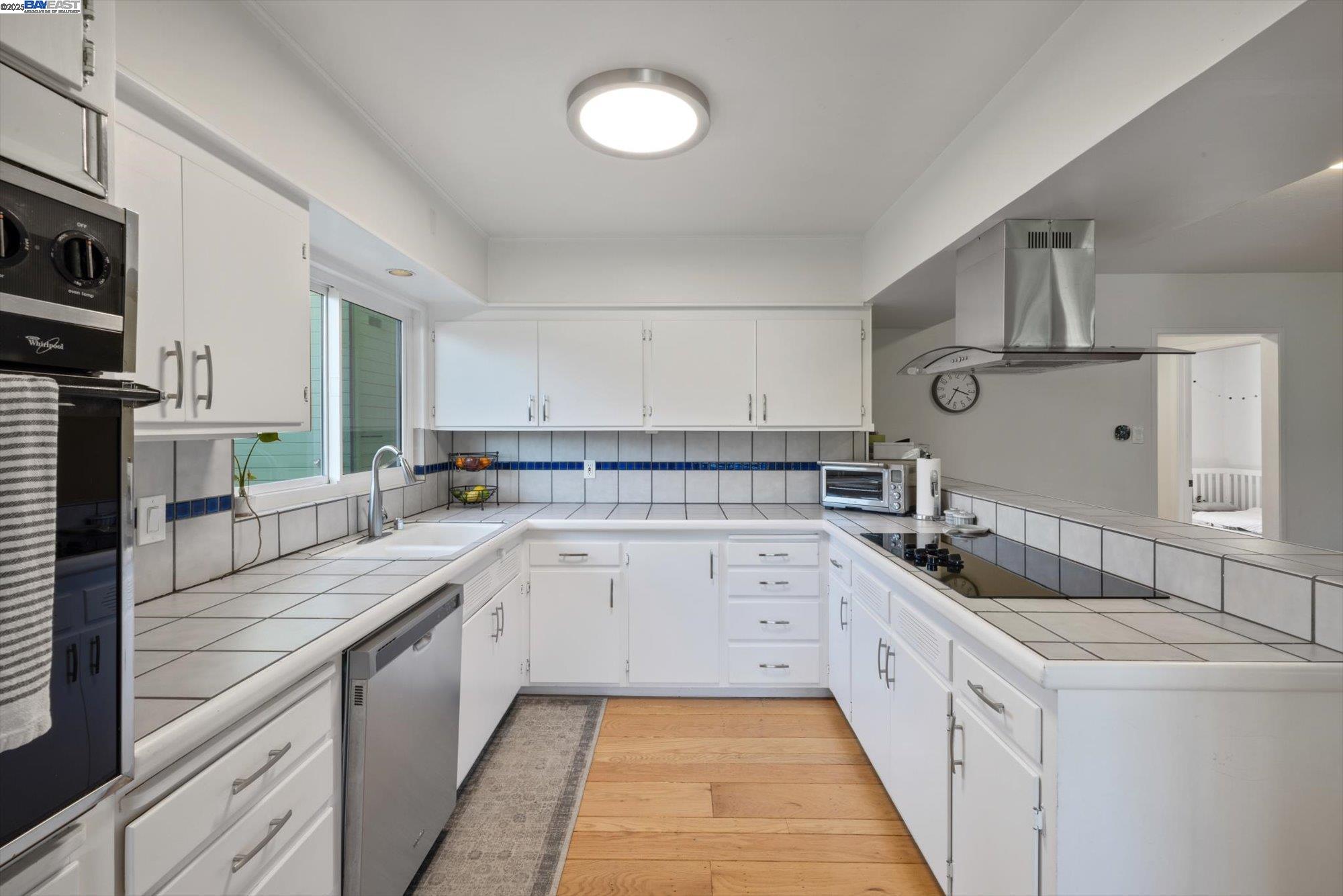 Detail Gallery Image 8 of 60 For 3412 Wyman St, Oakland,  CA 94619 - 3 Beds | 2 Baths