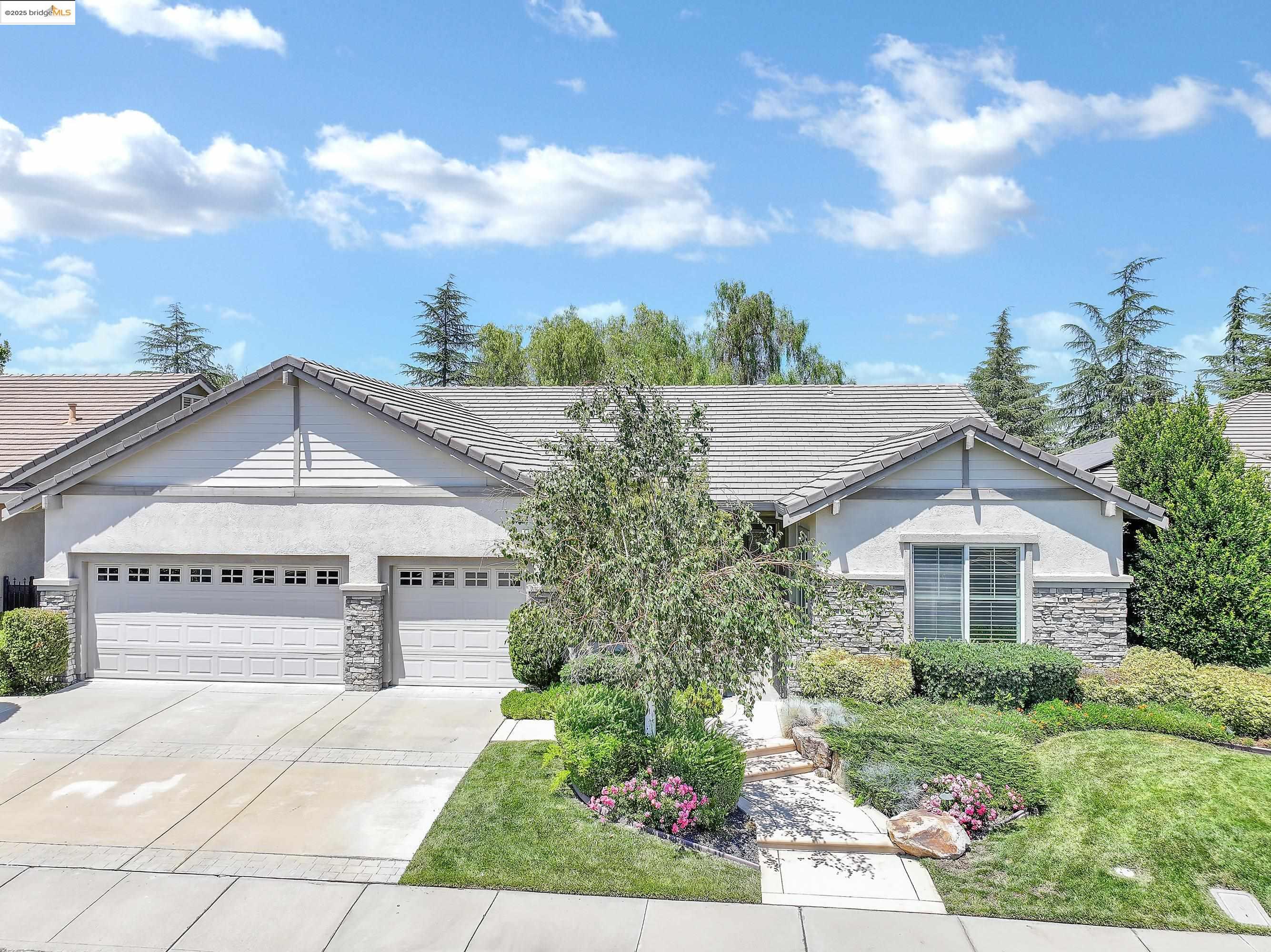 Detail Gallery Image 1 of 34 For 1133 Jonagold Way, Brentwood,  CA 94513 - 2 Beds | 2/1 Baths