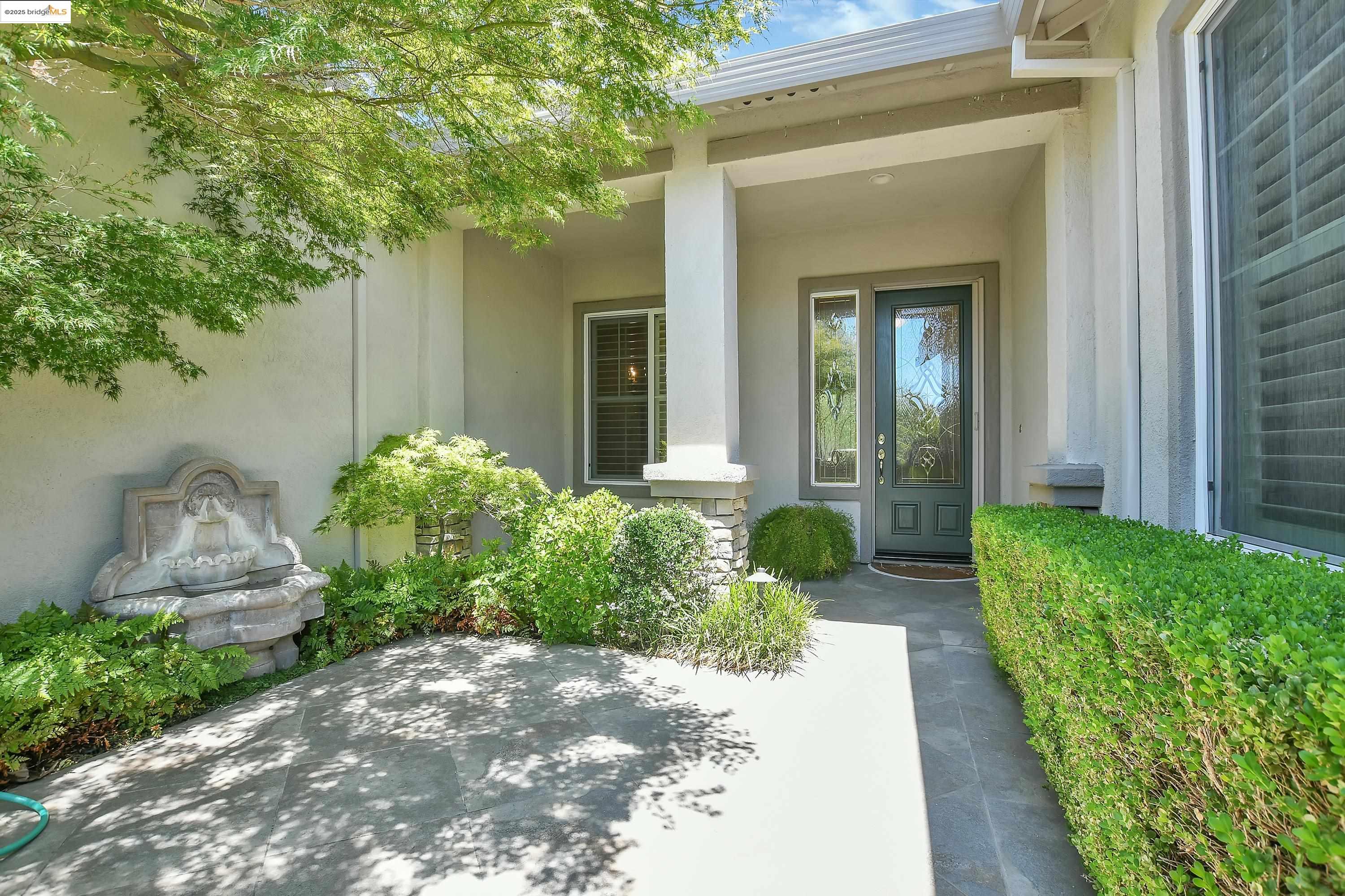 Detail Gallery Image 3 of 34 For 1133 Jonagold Way, Brentwood,  CA 94513 - 2 Beds | 2/1 Baths