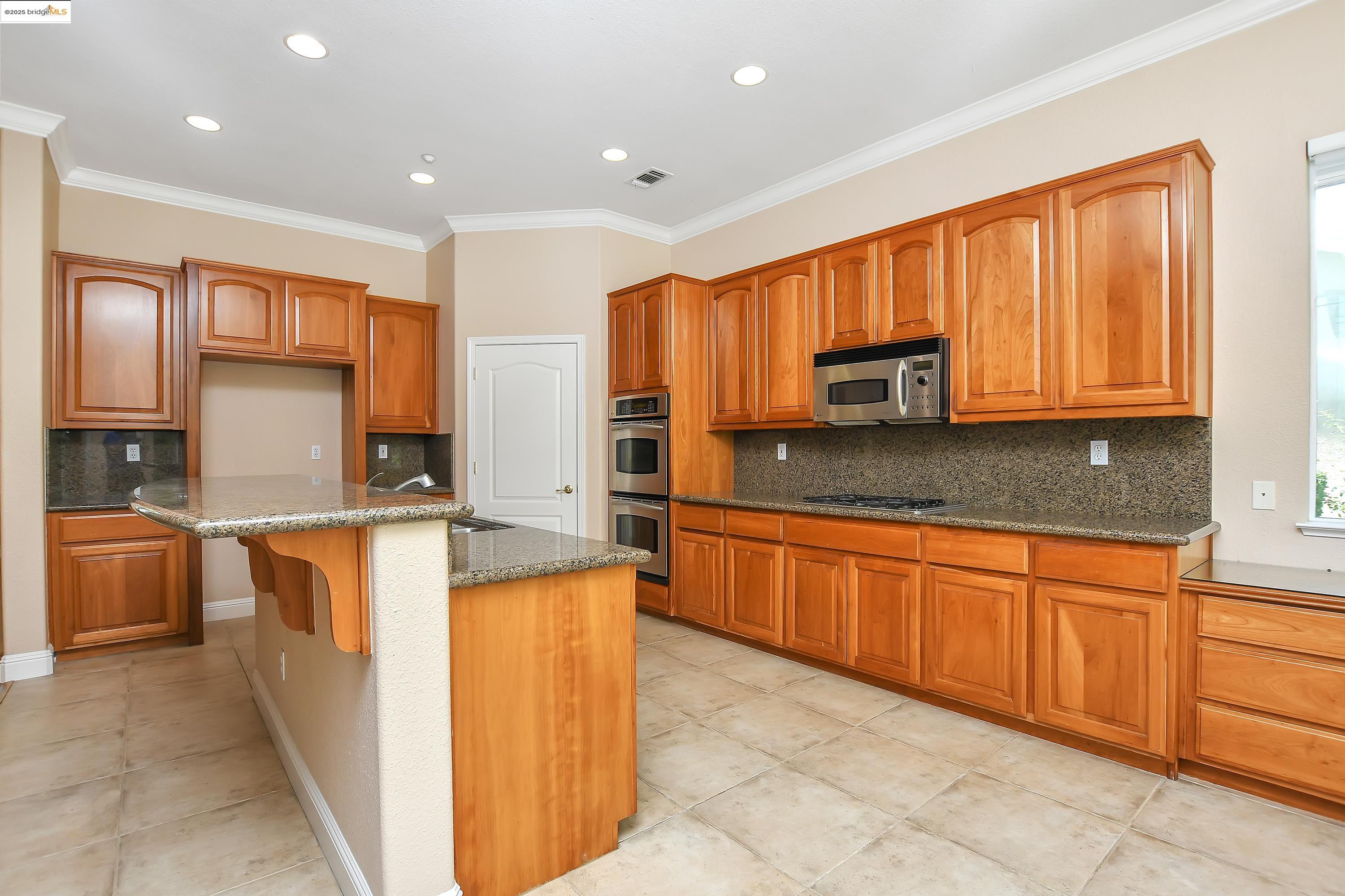 Detail Gallery Image 9 of 34 For 1133 Jonagold Way, Brentwood,  CA 94513 - 2 Beds | 2/1 Baths
