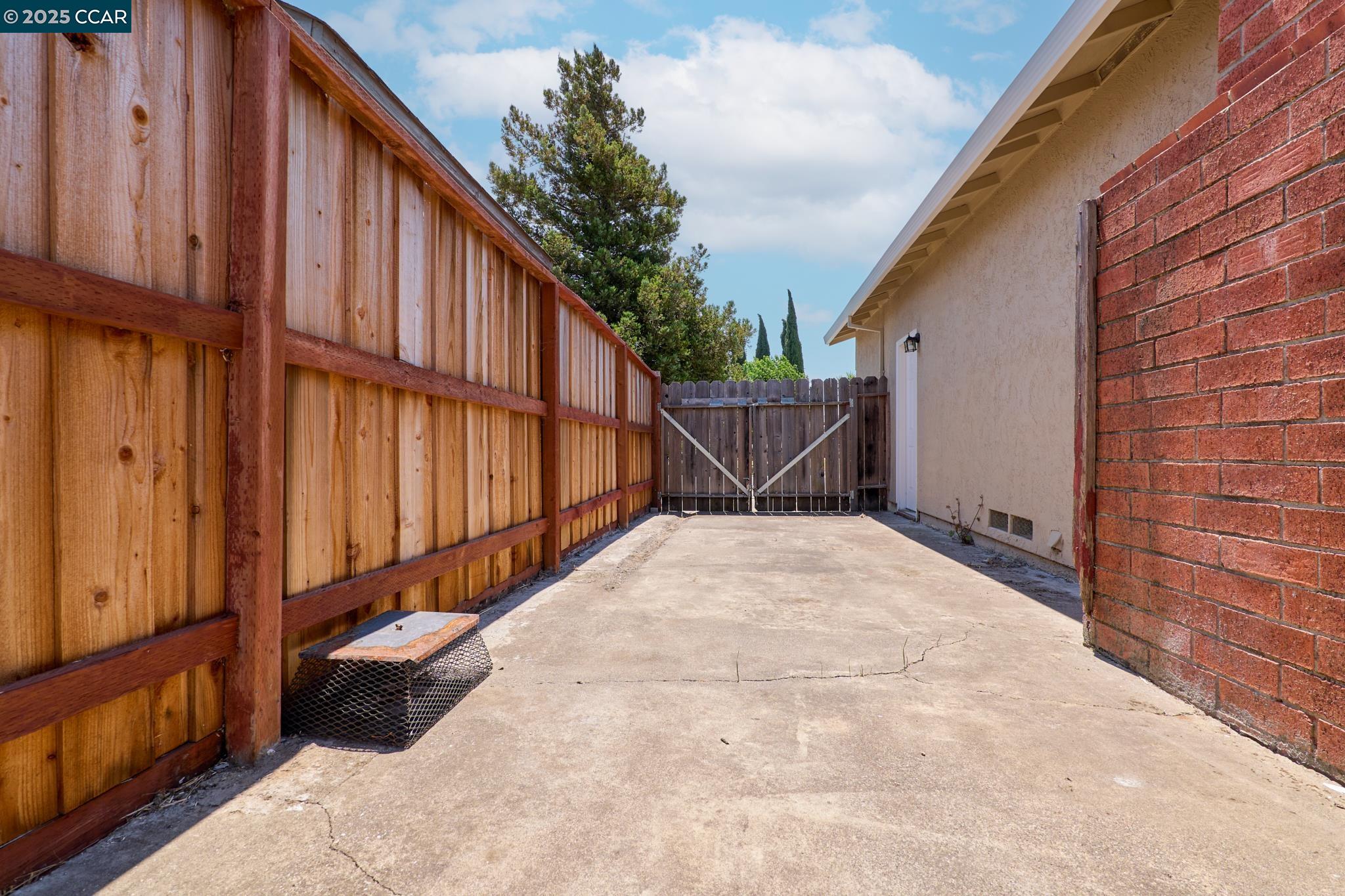 Detail Gallery Image 20 of 21 For 88 Newport Way, Suisun City,  CA 94585 - 3 Beds | 2 Baths
