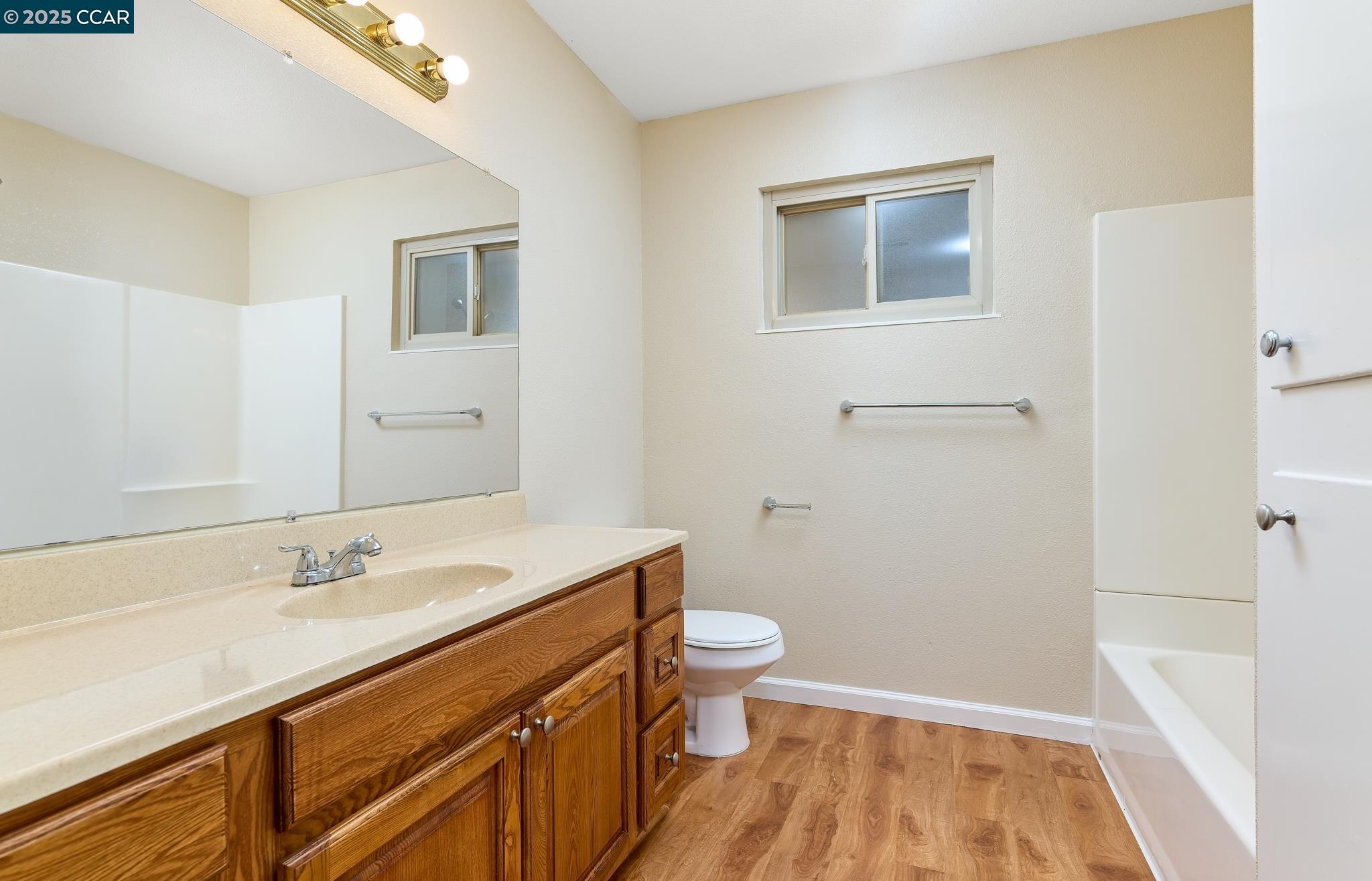 Detail Gallery Image 5 of 21 For 88 Newport Way, Suisun City,  CA 94585 - 3 Beds | 2 Baths