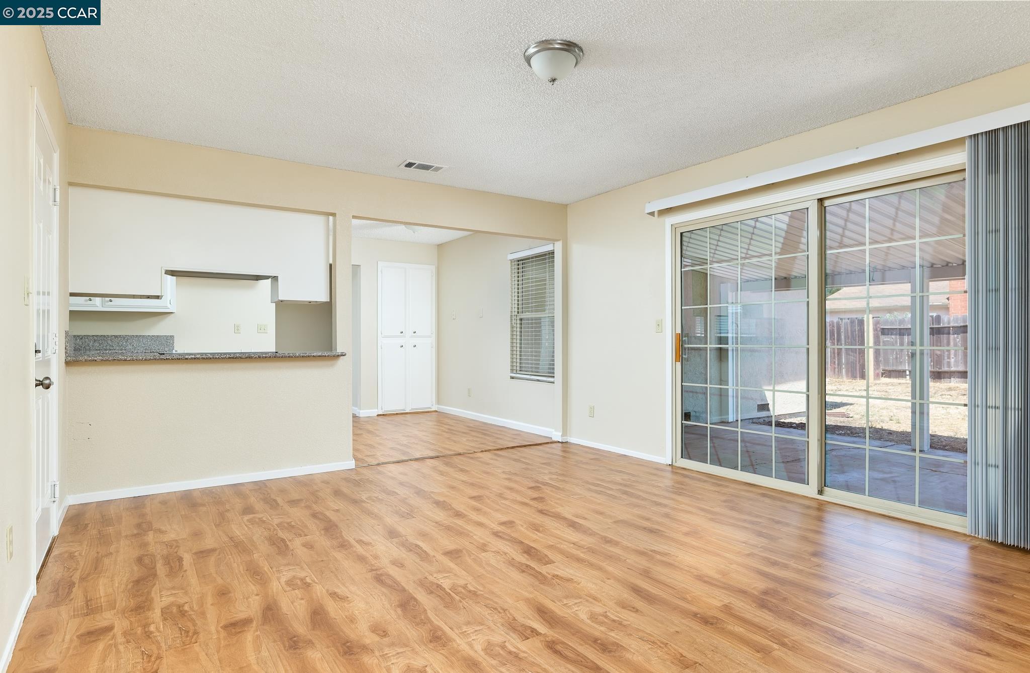 Detail Gallery Image 9 of 21 For 88 Newport Way, Suisun City,  CA 94585 - 3 Beds | 2 Baths
