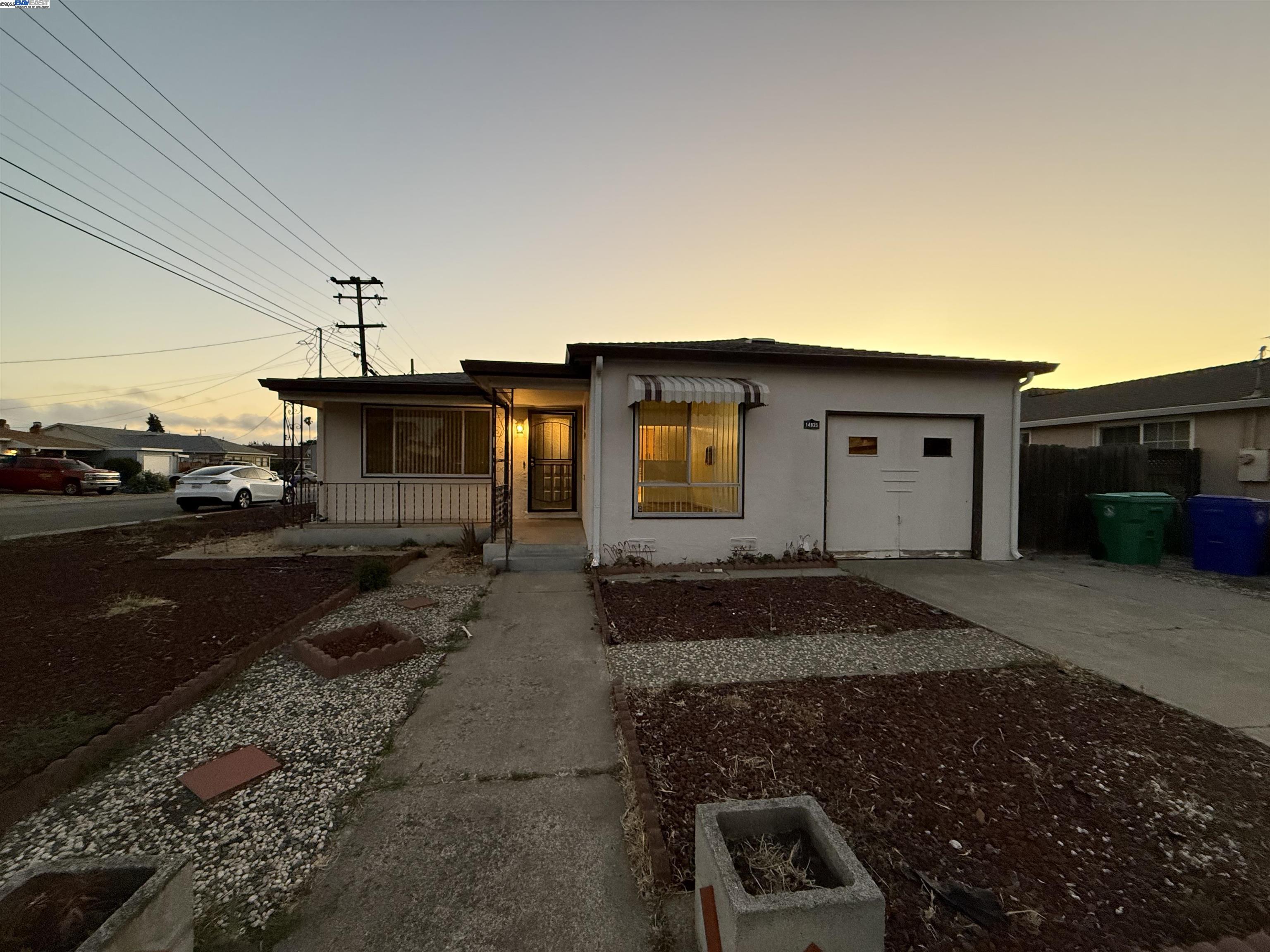Detail Gallery Image 1 of 15 For 14835 Farnsworth St, San Leandro,  CA 94579 - 3 Beds | 2 Baths