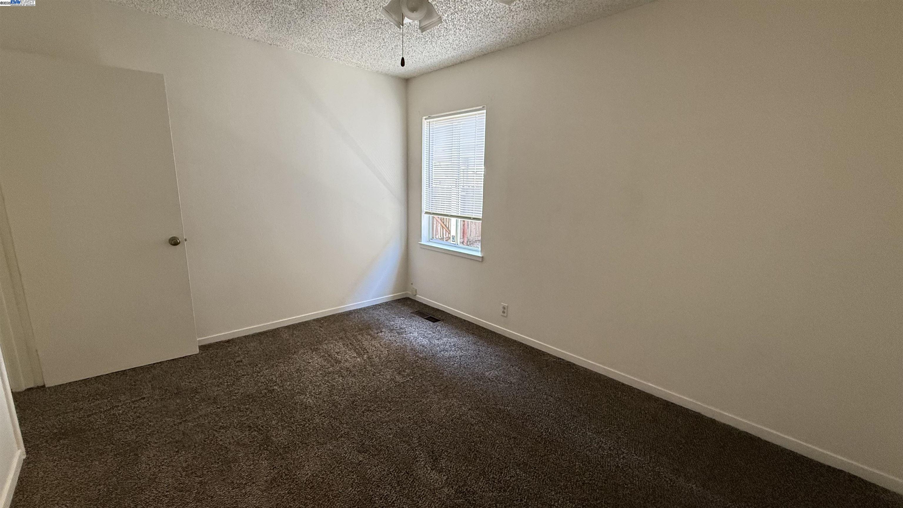 Detail Gallery Image 11 of 15 For 14835 Farnsworth St, San Leandro,  CA 94579 - 3 Beds | 2 Baths