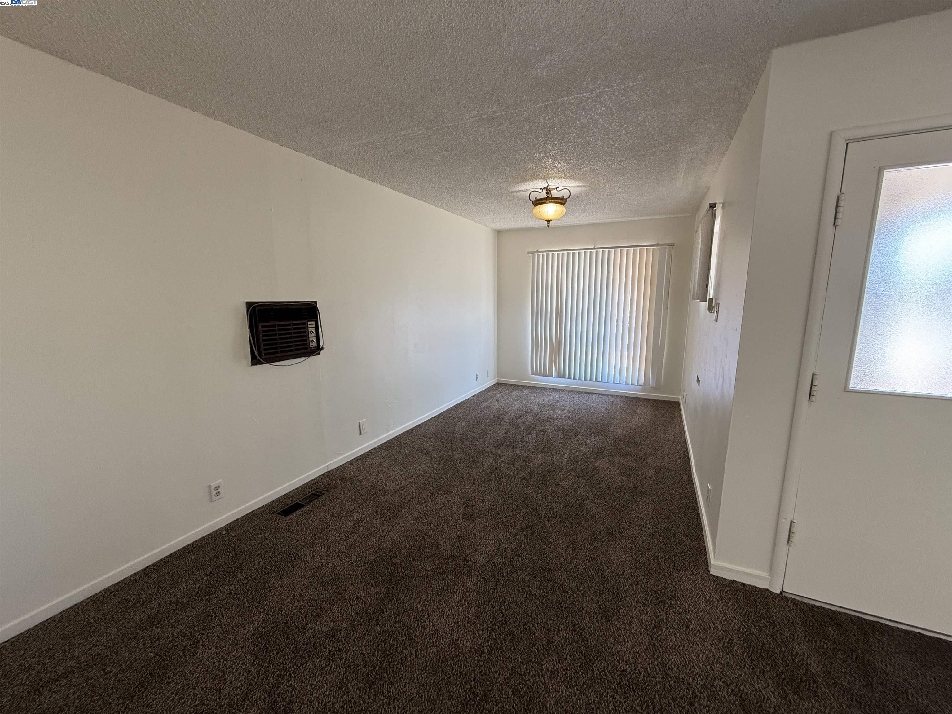 Detail Gallery Image 5 of 15 For 14835 Farnsworth St, San Leandro,  CA 94579 - 3 Beds | 2 Baths