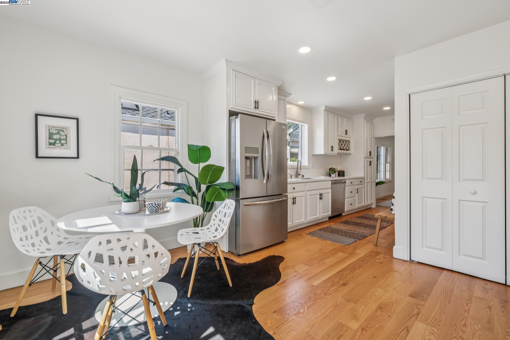 Detail Gallery Image 15 of 46 For 1712 Broadway, Alameda,  CA 94501 - 3 Beds | 2 Baths