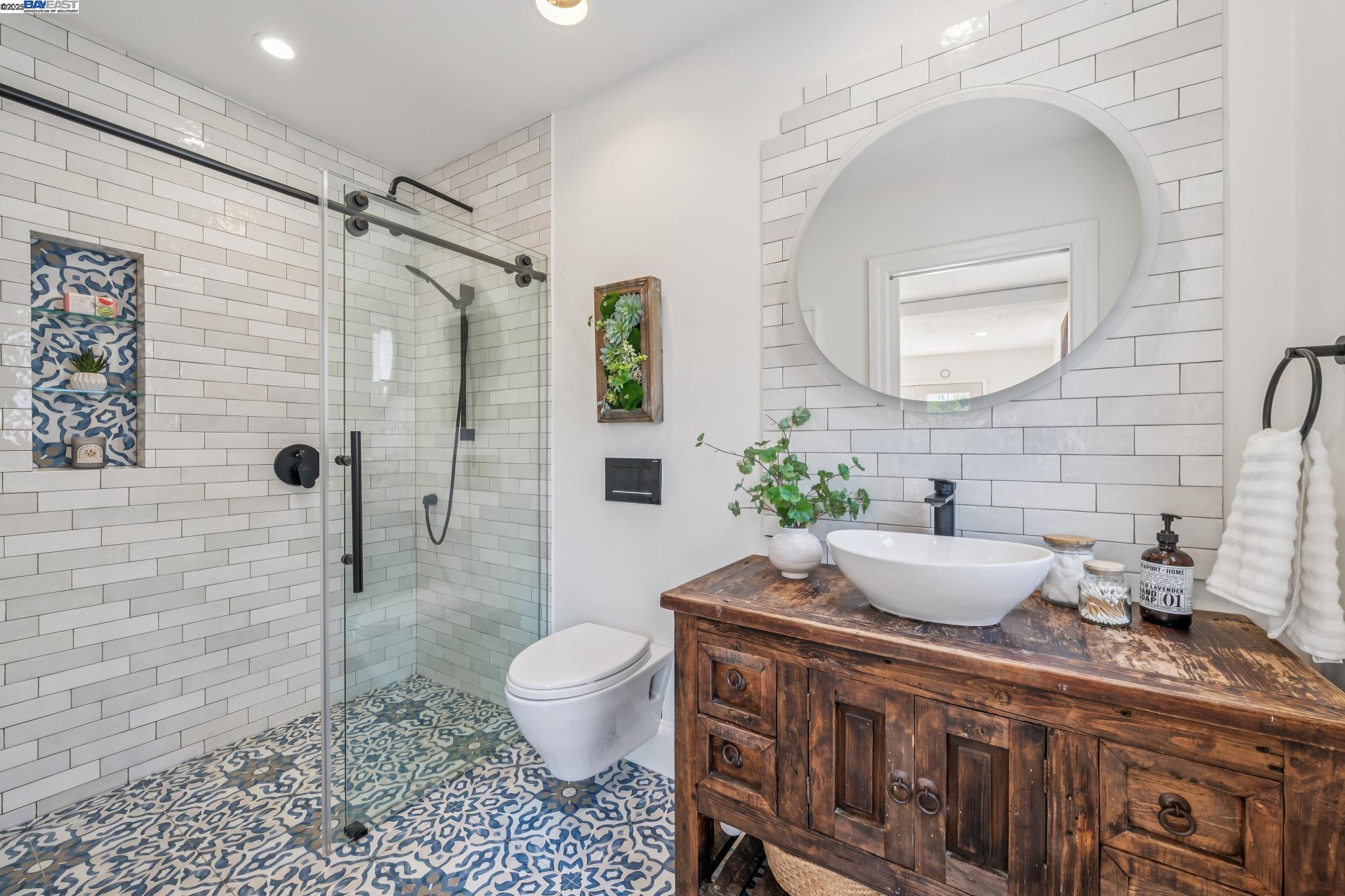 Detail Gallery Image 22 of 46 For 1712 Broadway, Alameda,  CA 94501 - 3 Beds | 2 Baths