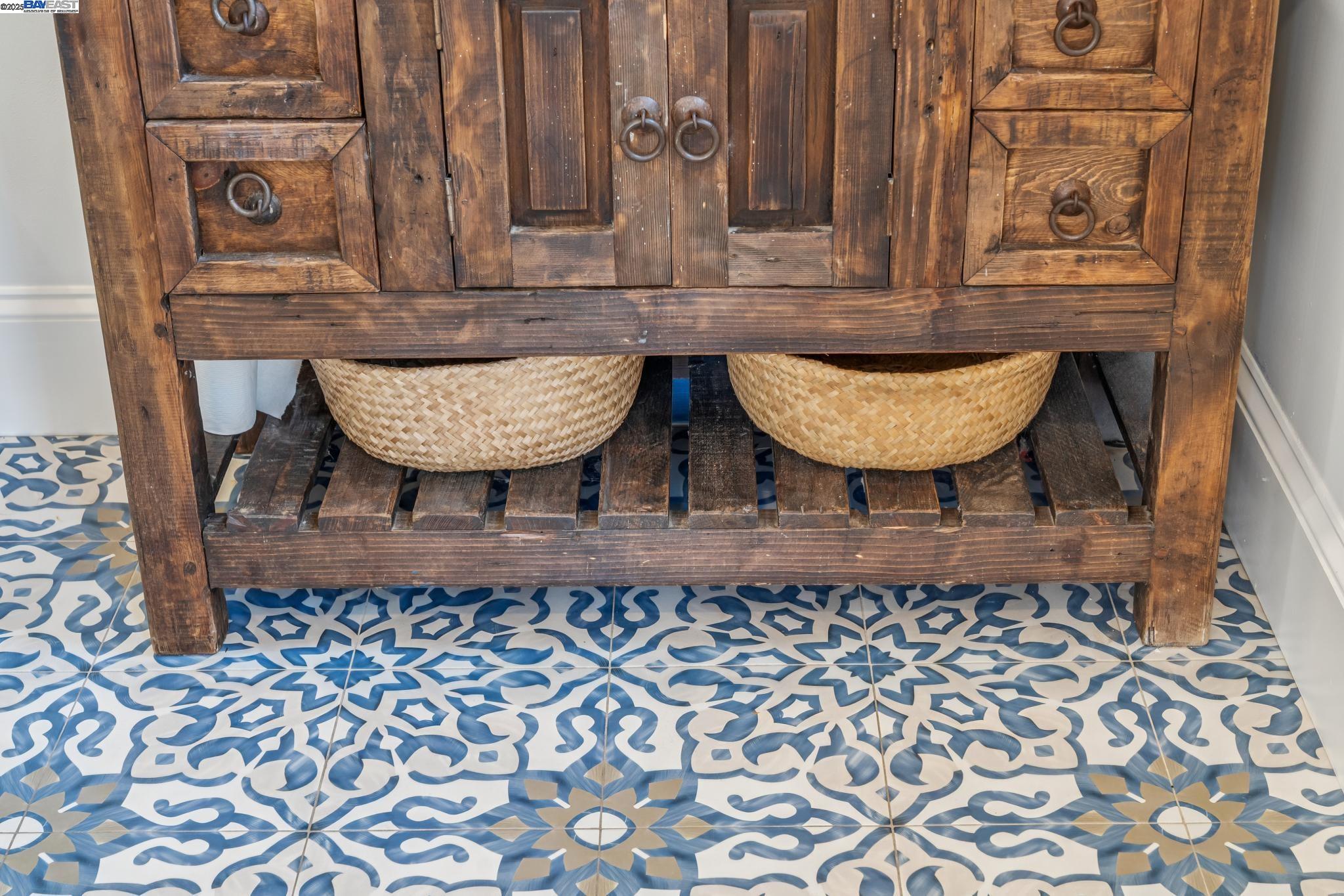 Detail Gallery Image 24 of 46 For 1712 Broadway, Alameda,  CA 94501 - 3 Beds | 2 Baths