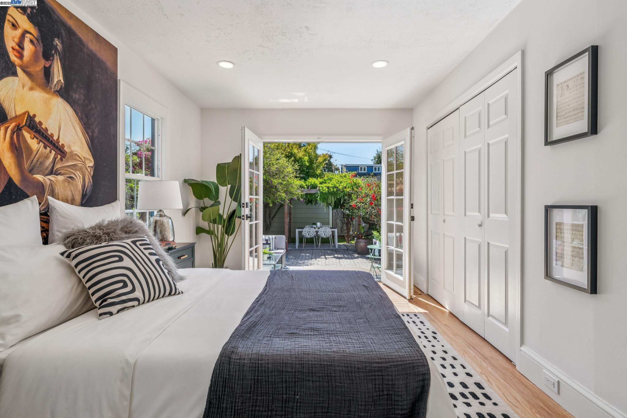 Detail Gallery Image 25 of 46 For 1712 Broadway, Alameda,  CA 94501 - 3 Beds | 2 Baths