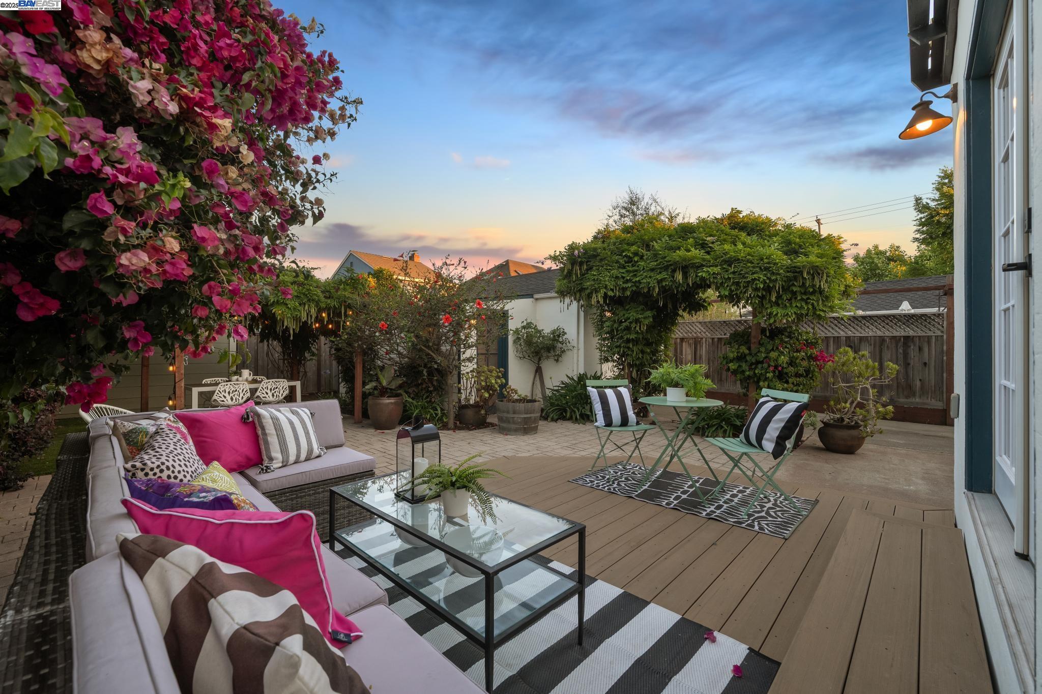 Detail Gallery Image 27 of 46 For 1712 Broadway, Alameda,  CA 94501 - 3 Beds | 2 Baths