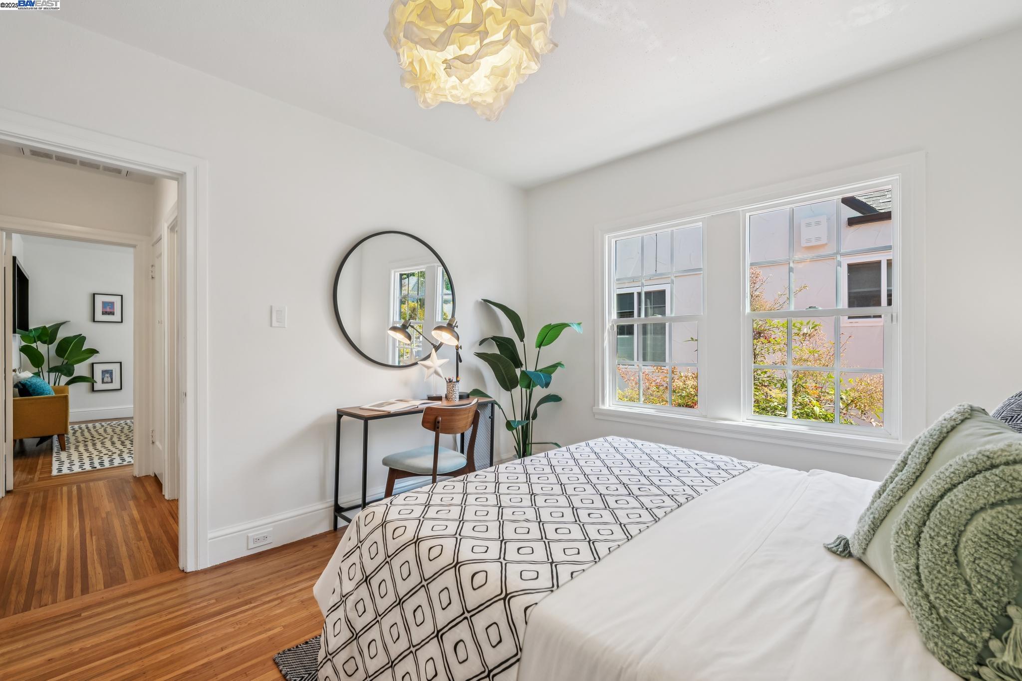 Detail Gallery Image 32 of 46 For 1712 Broadway, Alameda,  CA 94501 - 3 Beds | 2 Baths