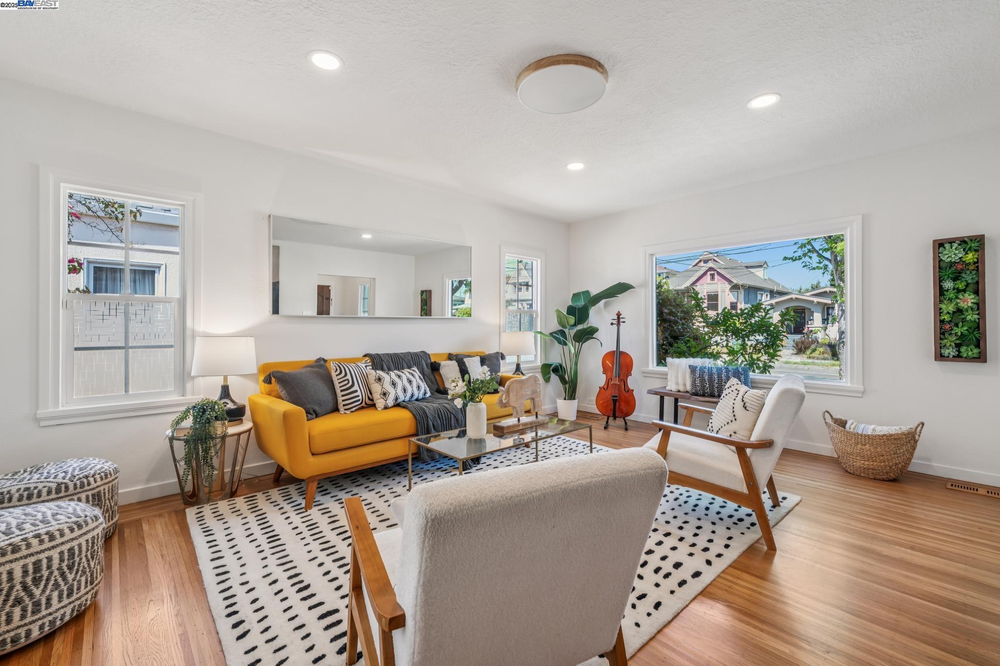 Detail Gallery Image 7 of 46 For 1712 Broadway, Alameda,  CA 94501 - 3 Beds | 2 Baths