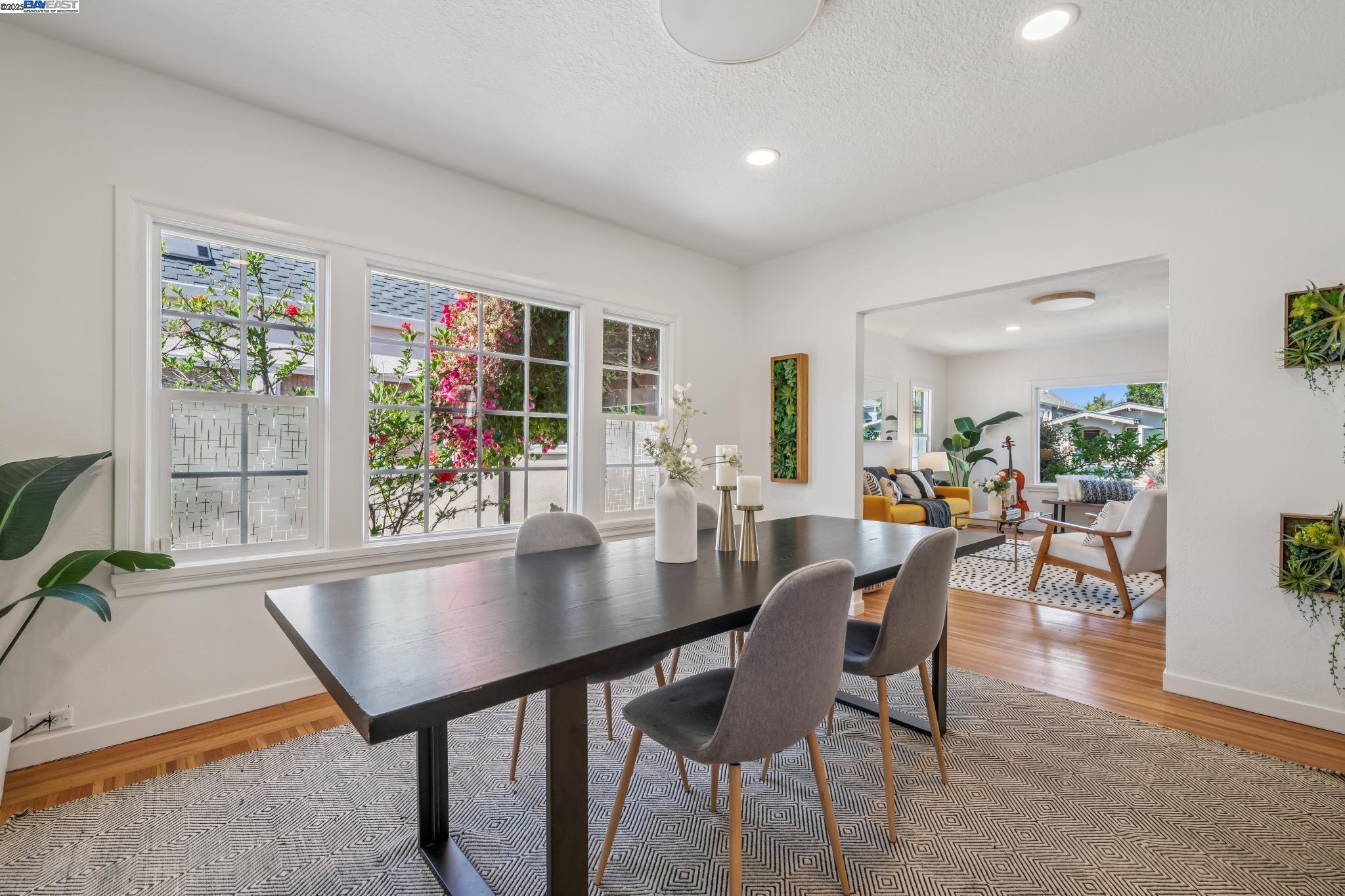 Detail Gallery Image 8 of 46 For 1712 Broadway, Alameda,  CA 94501 - 3 Beds | 2 Baths