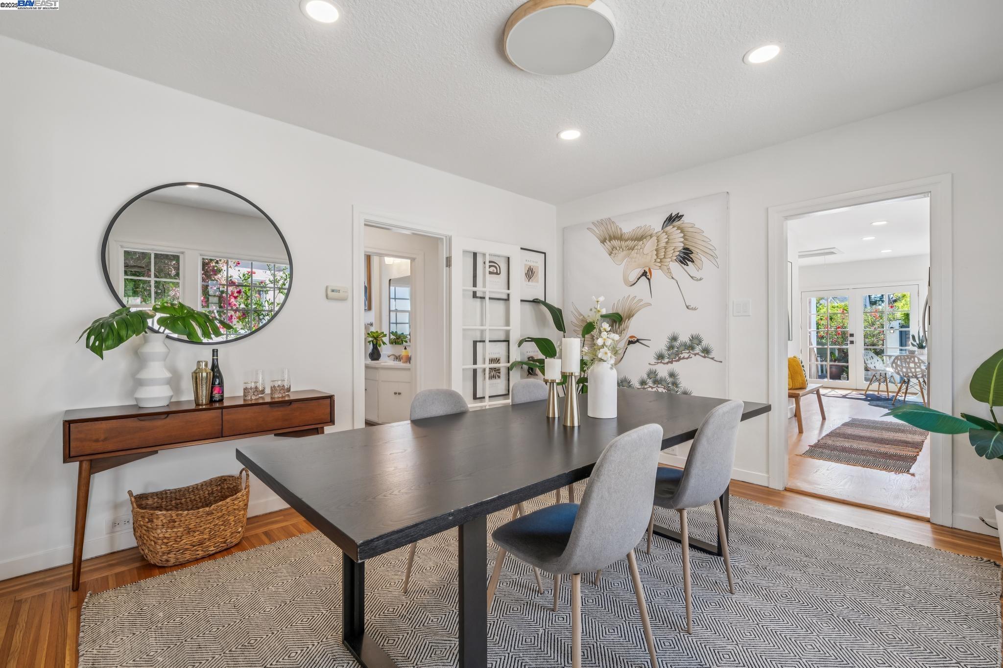 Detail Gallery Image 10 of 46 For 1712 Broadway, Alameda,  CA 94501 - 3 Beds | 2 Baths