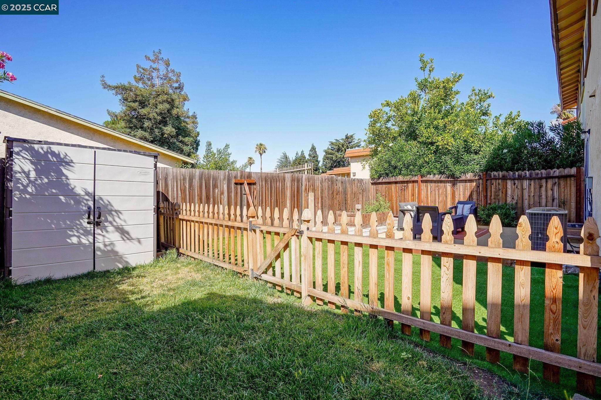 Detail Gallery Image 22 of 24 For 1879 Saint Phillip Ct, Concord,  CA 94519 - 4 Beds | 2/1 Baths