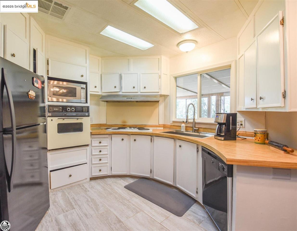 Detail Gallery Image 11 of 53 For 22440 Gunsight Rd, Sonora,  CA 95370-9351 - 2 Beds | 2 Baths