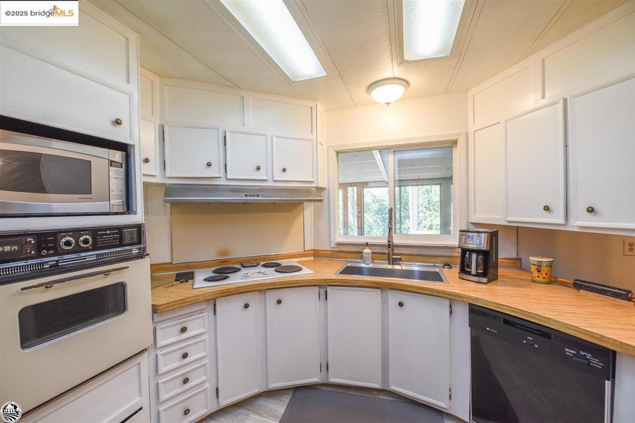 Detail Gallery Image 12 of 53 For 22440 Gunsight Rd, Sonora,  CA 95370-9351 - 2 Beds | 2 Baths