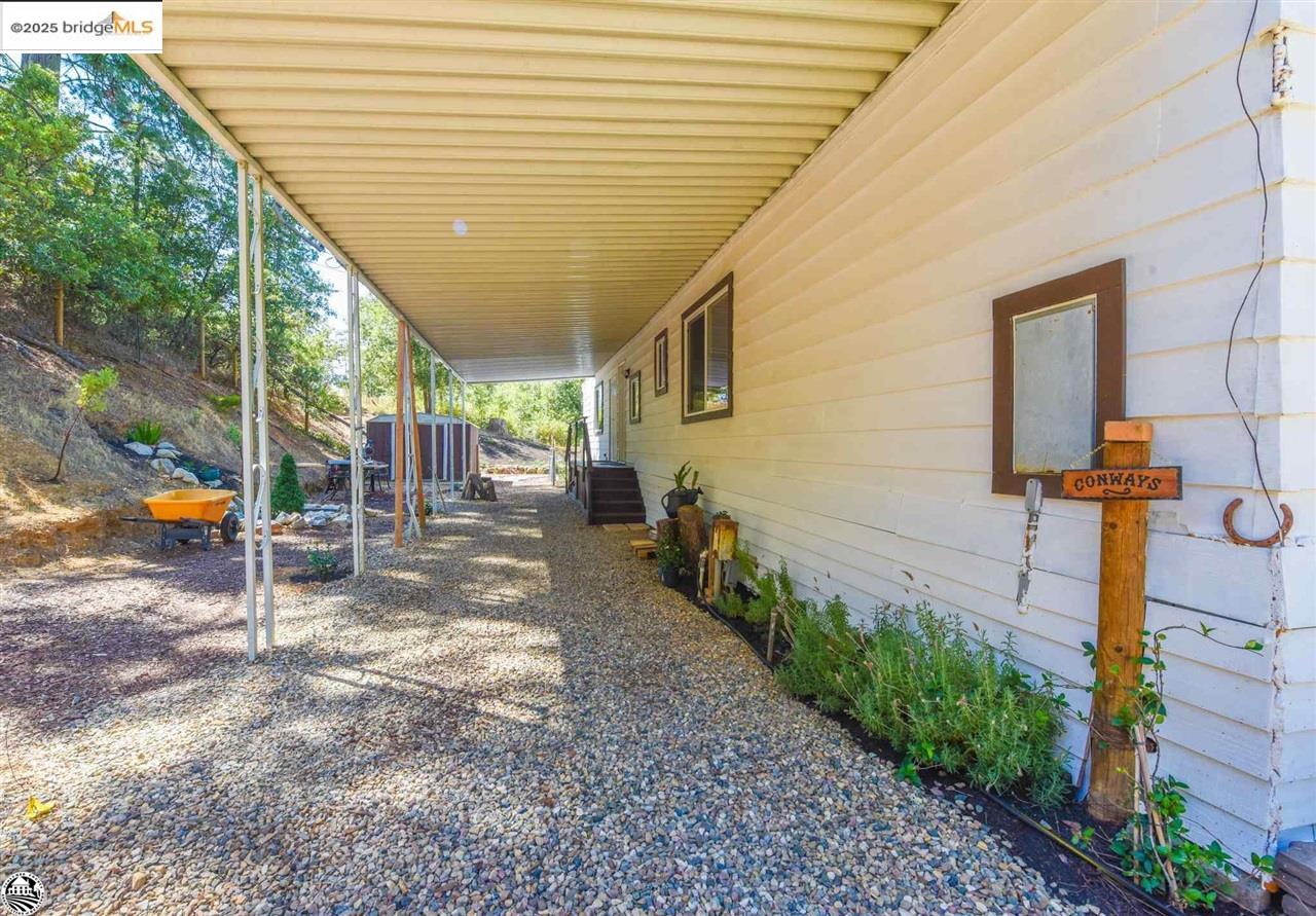 Detail Gallery Image 6 of 53 For 22440 Gunsight Rd, Sonora,  CA 95370-9351 - 2 Beds | 2 Baths
