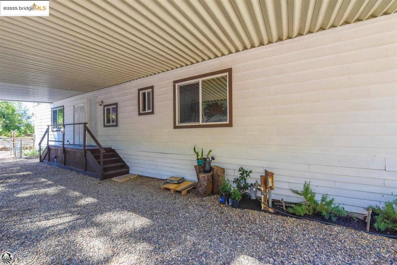 Detail Gallery Image 8 of 53 For 22440 Gunsight Rd, Sonora,  CA 95370-9351 - 2 Beds | 2 Baths