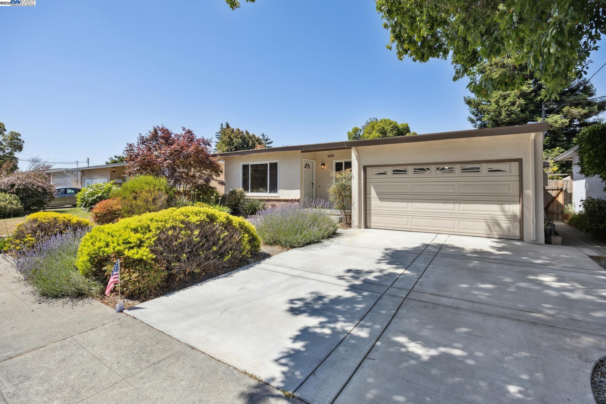 Detail Gallery Image 1 of 1 For 19335 Waverly Ave, San Lorenzo,  CA 94541 - 3 Beds | 2 Baths
