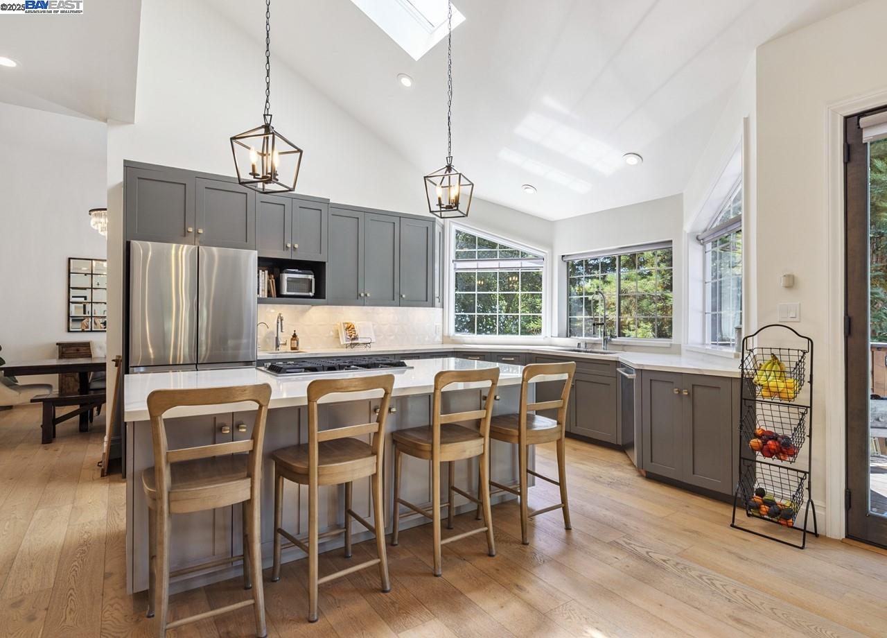 Detail Gallery Image 12 of 60 For 156 Del Monte Dr, Walnut Creek,  CA 94595 - 4 Beds | 4 Baths