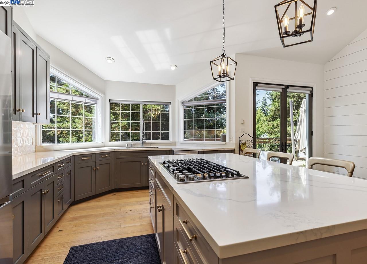 Detail Gallery Image 14 of 60 For 156 Del Monte Dr, Walnut Creek,  CA 94595 - 4 Beds | 4 Baths