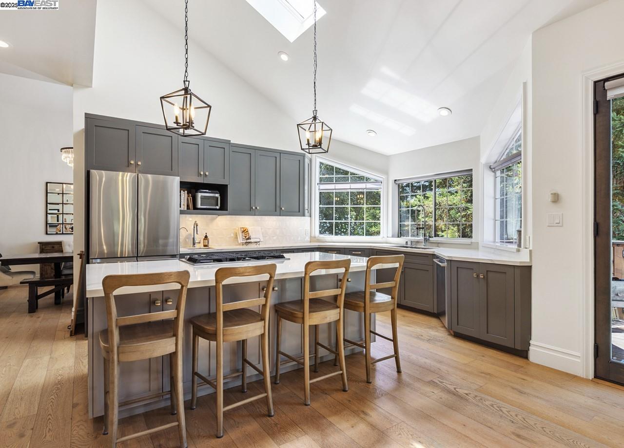 Detail Gallery Image 16 of 60 For 156 Del Monte Dr, Walnut Creek,  CA 94595 - 4 Beds | 4 Baths