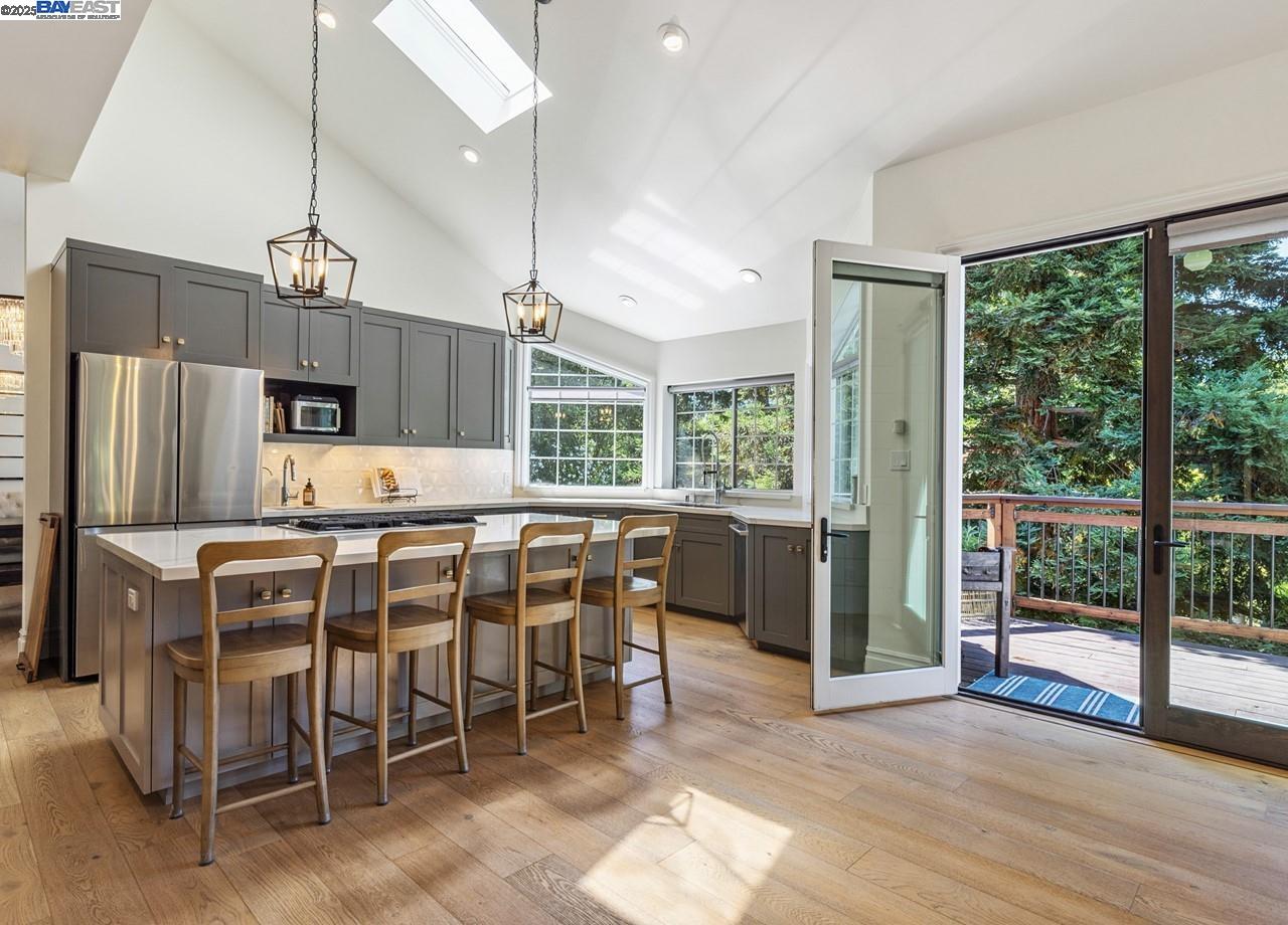Detail Gallery Image 17 of 60 For 156 Del Monte Dr, Walnut Creek,  CA 94595 - 4 Beds | 4 Baths