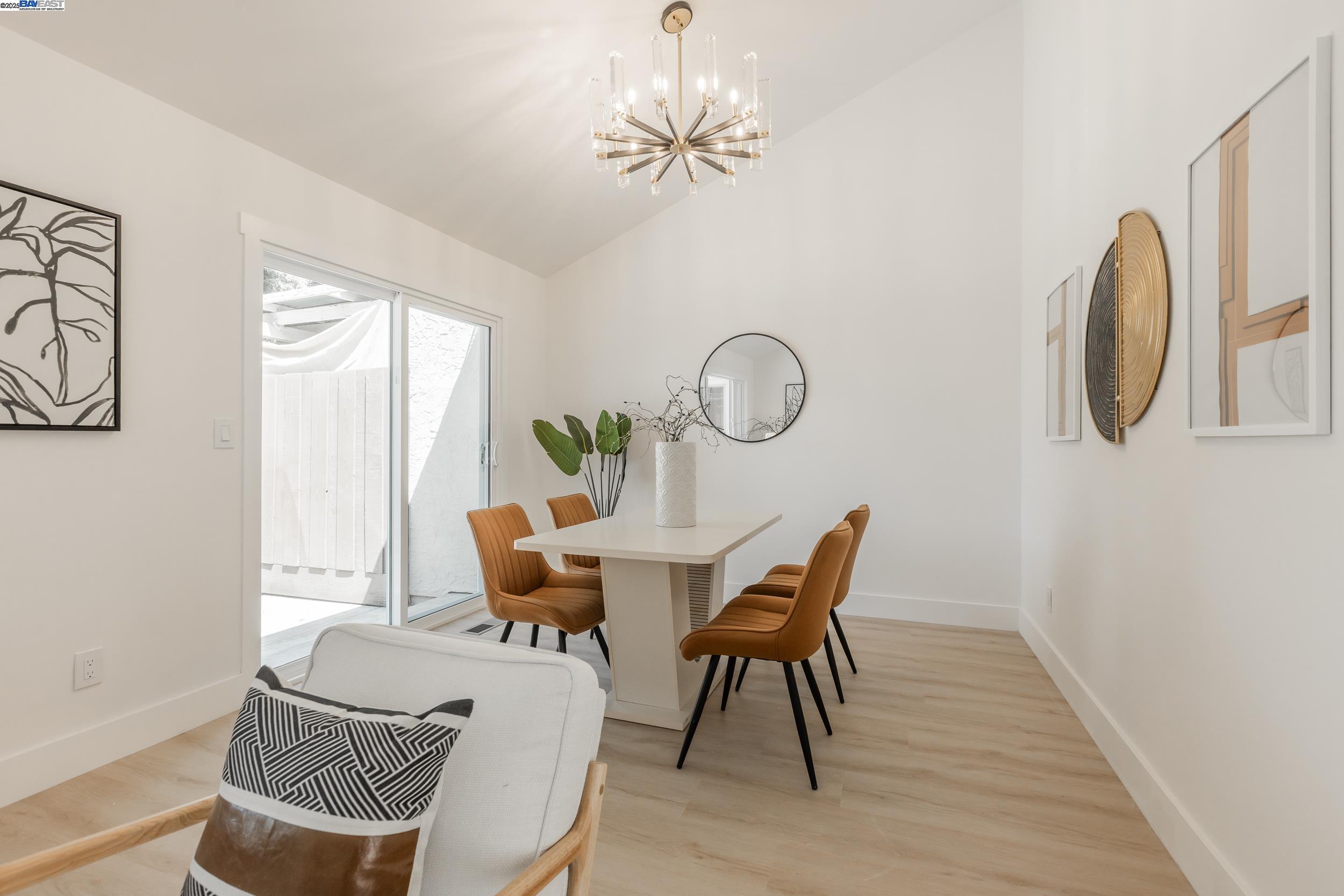 Detail Gallery Image 5 of 27 For 955 Big Bear Ct, Milpitas,  CA 95035 - 2 Beds | 2 Baths