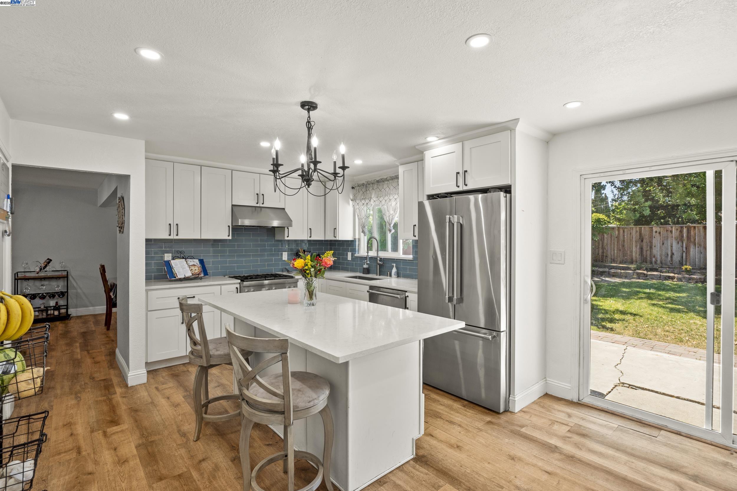 Detail Gallery Image 13 of 45 For 963 Getoun Dr, Concord,  CA 94518 - 5 Beds | 2/1 Baths