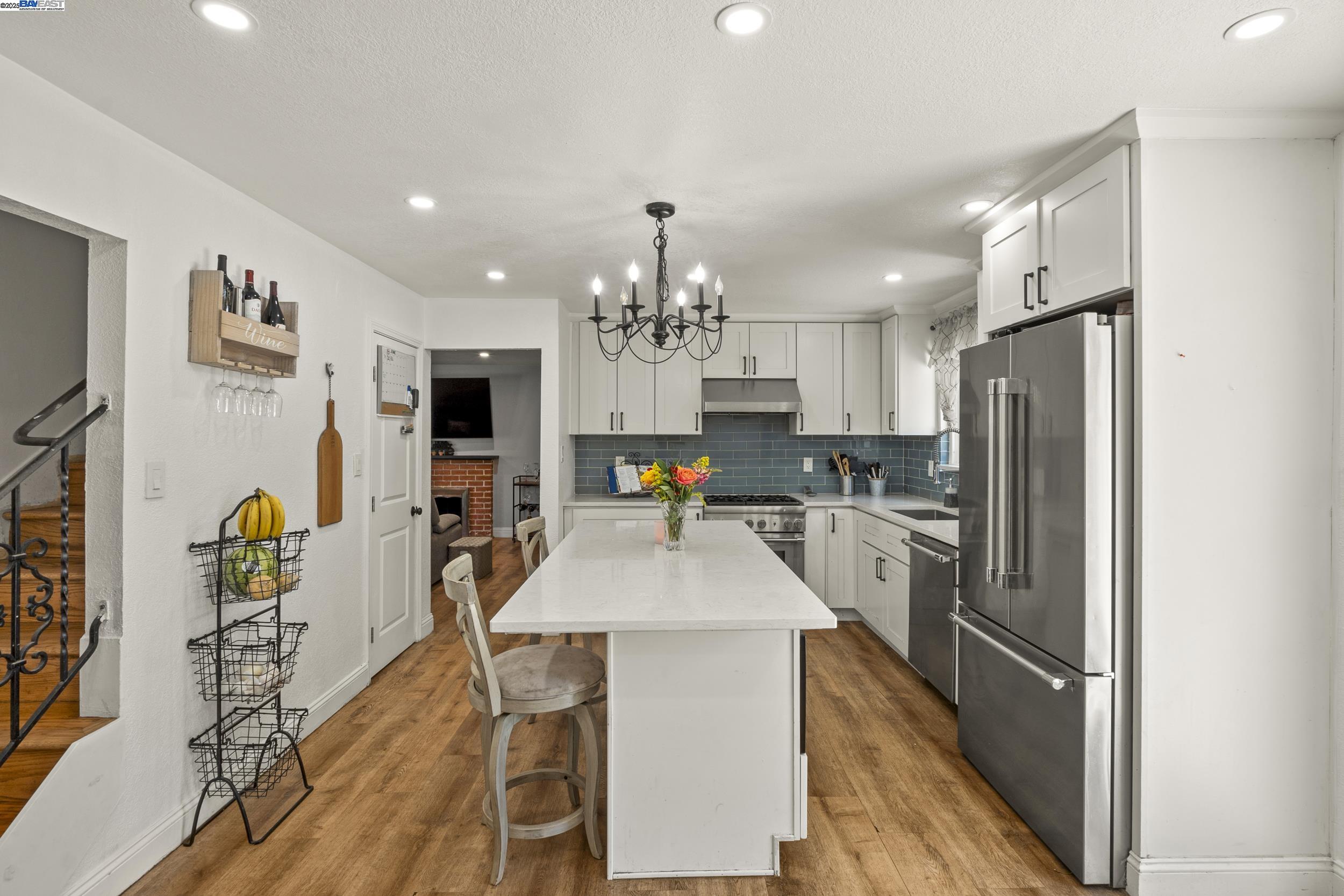 Detail Gallery Image 16 of 45 For 963 Getoun Dr, Concord,  CA 94518 - 5 Beds | 2/1 Baths