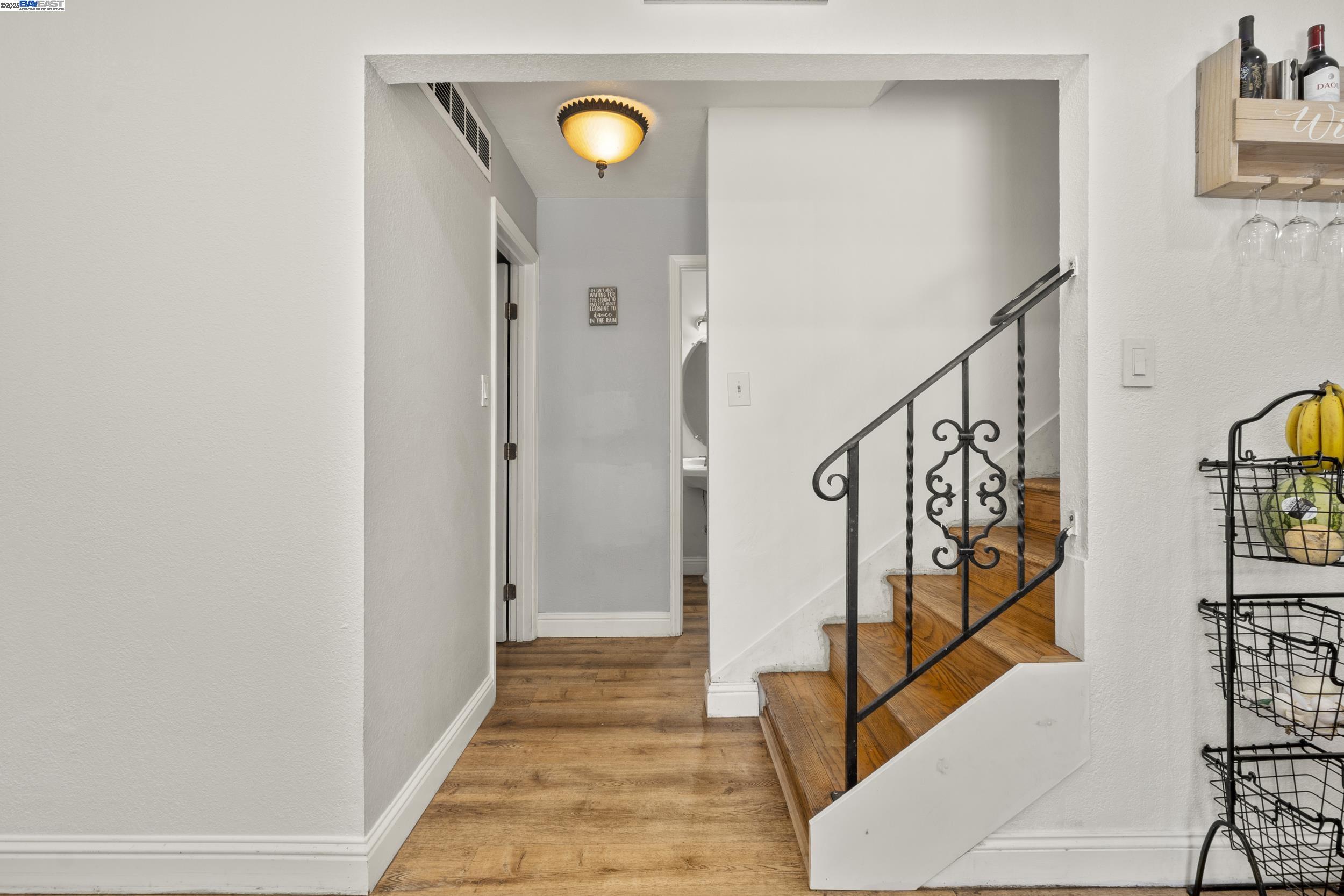 Detail Gallery Image 21 of 45 For 963 Getoun Dr, Concord,  CA 94518 - 5 Beds | 2/1 Baths