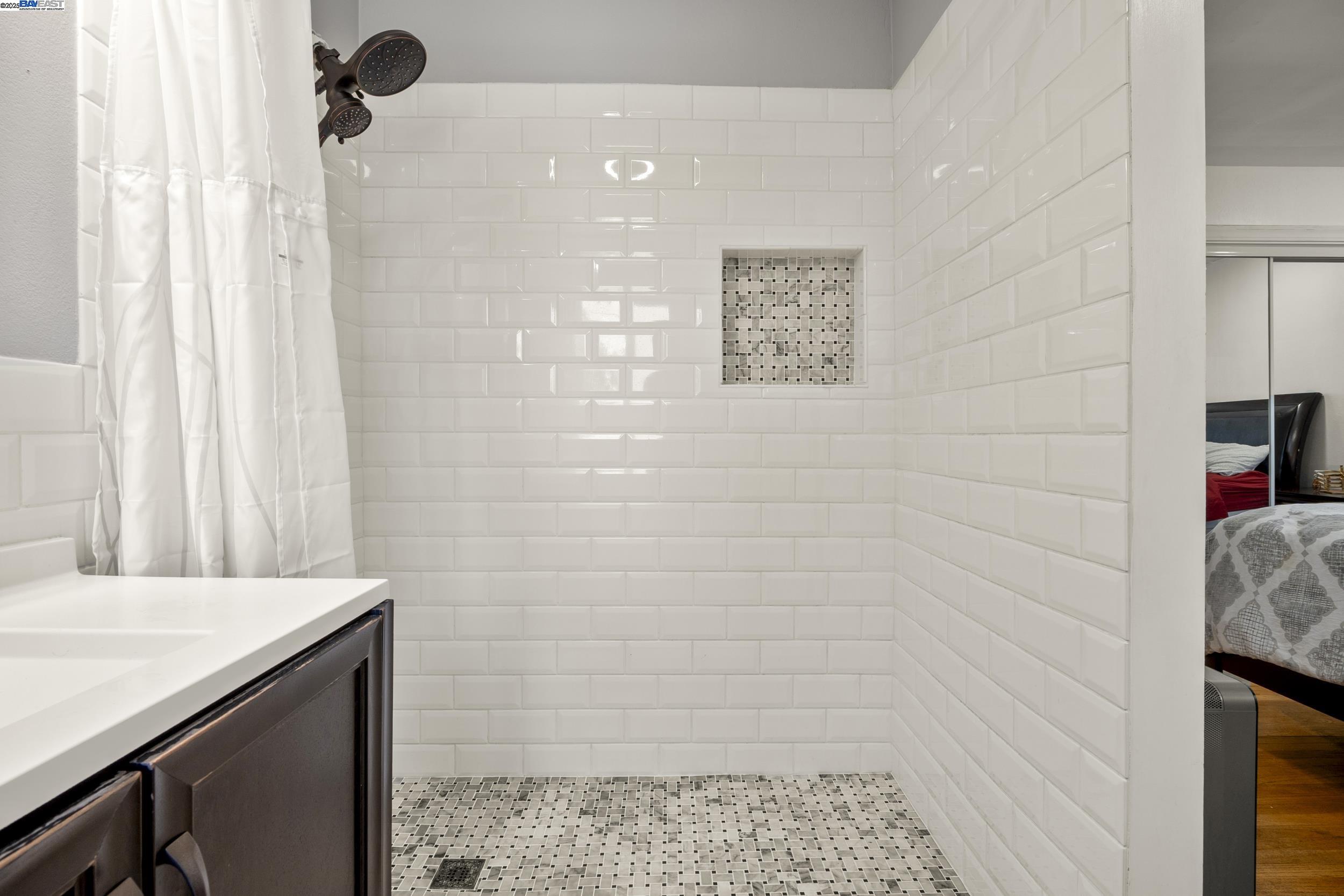 Detail Gallery Image 26 of 45 For 963 Getoun Dr, Concord,  CA 94518 - 5 Beds | 2/1 Baths