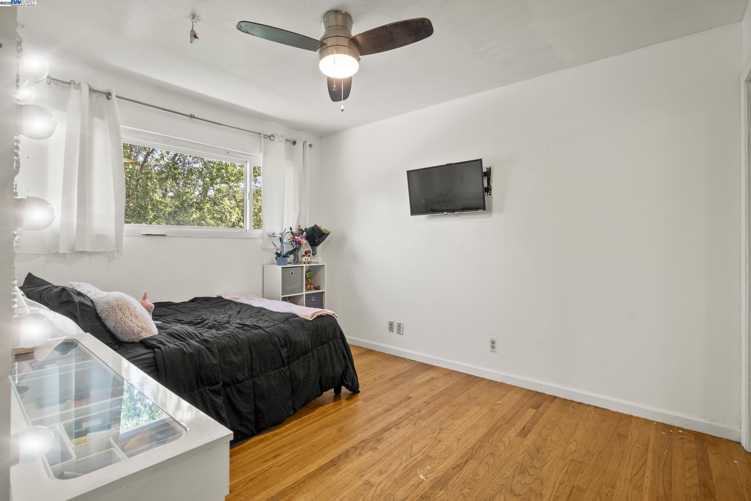Detail Gallery Image 28 of 45 For 963 Getoun Dr, Concord,  CA 94518 - 5 Beds | 2/1 Baths