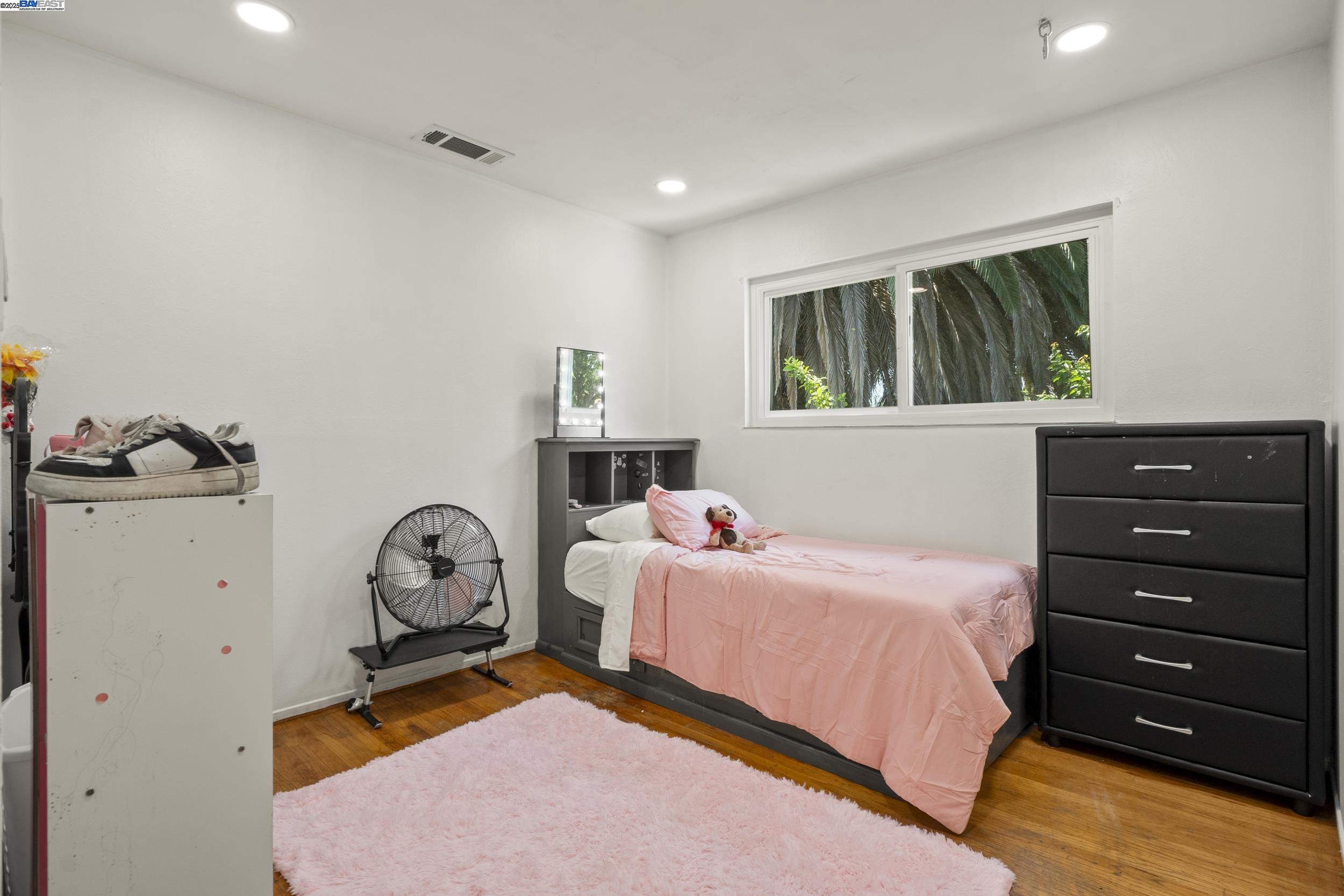 Detail Gallery Image 29 of 45 For 963 Getoun Dr, Concord,  CA 94518 - 5 Beds | 2/1 Baths