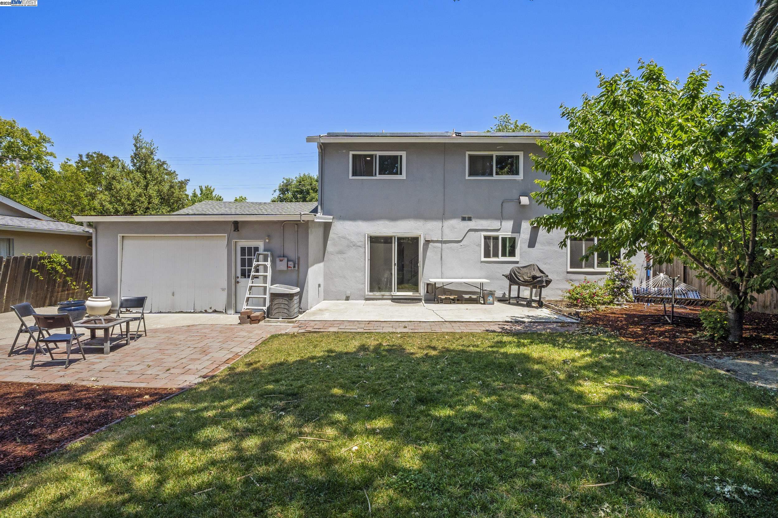Detail Gallery Image 33 of 45 For 963 Getoun Dr, Concord,  CA 94518 - 5 Beds | 2/1 Baths