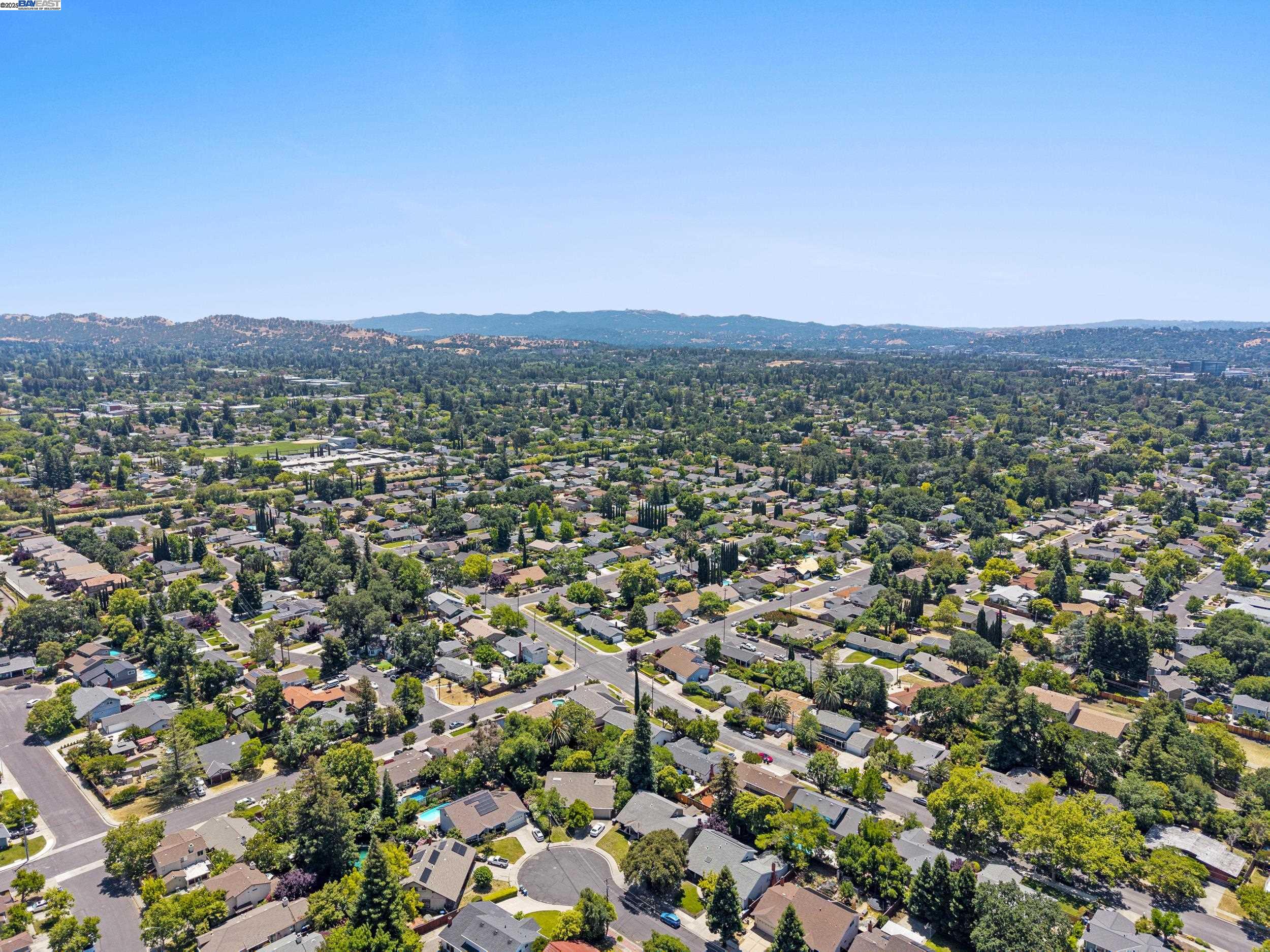Detail Gallery Image 41 of 45 For 963 Getoun Dr, Concord,  CA 94518 - 5 Beds | 2/1 Baths