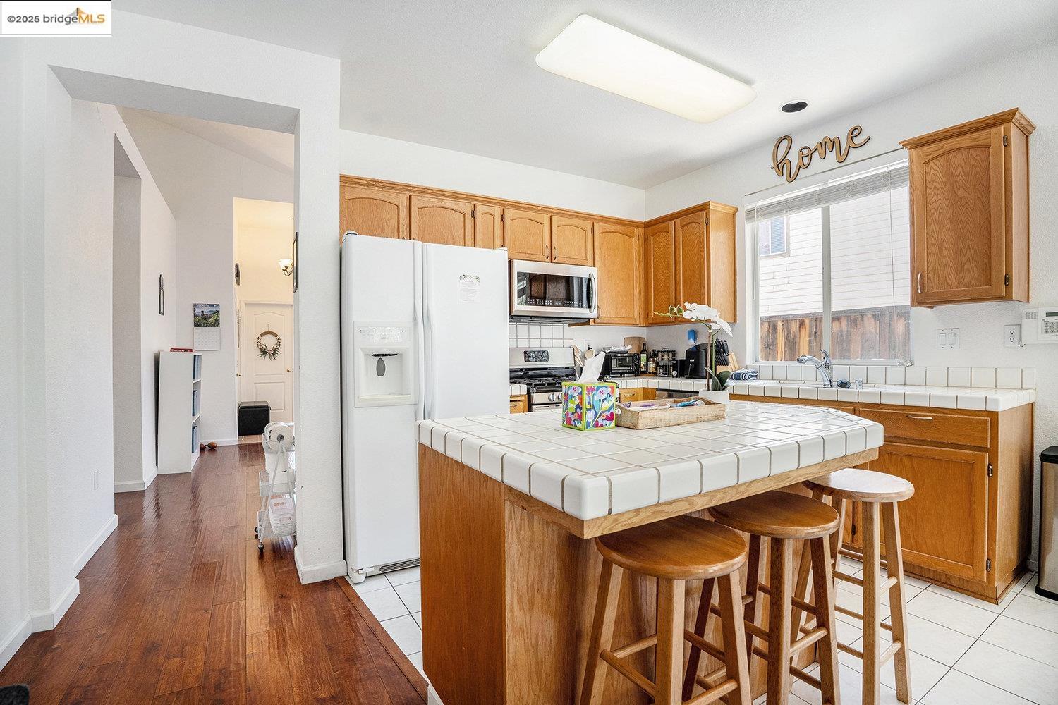 Detail Gallery Image 7 of 28 For 1701 Mount Silliman Way, Antioch,  CA 94531 - 3 Beds | 2 Baths