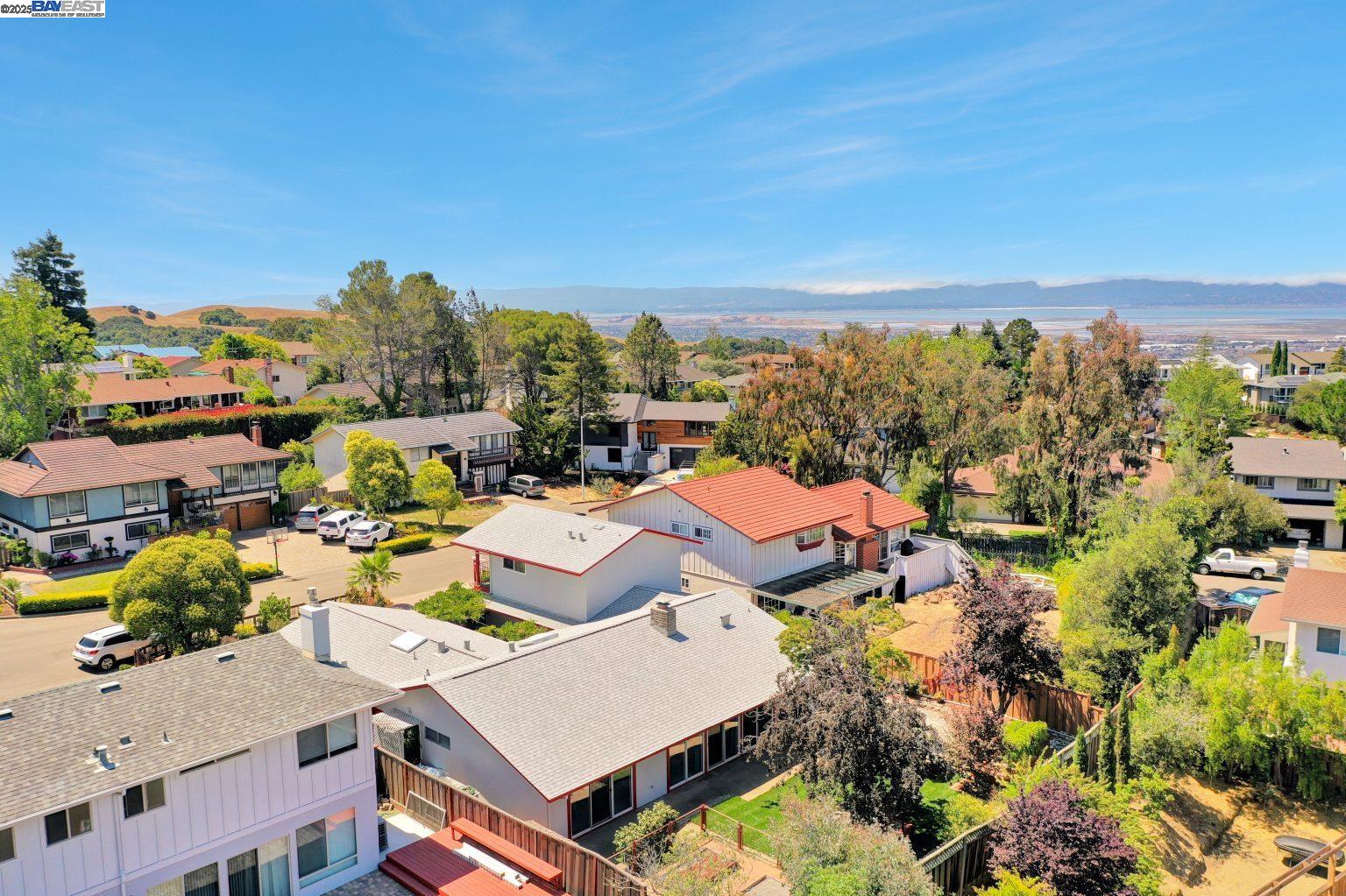 Detail Gallery Image 28 of 31 For 27786 Pleasant Hill Ct, Hayward,  CA 94542 - 4 Beds | 2/1 Baths
