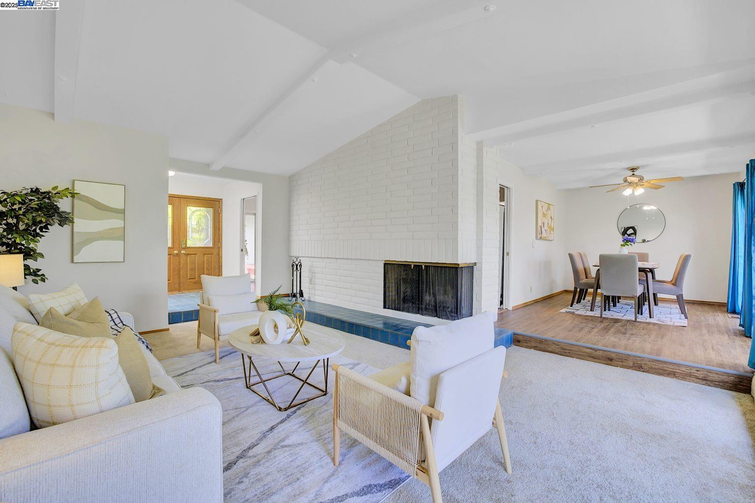 Detail Gallery Image 8 of 31 For 27786 Pleasant Hill Ct, Hayward,  CA 94542 - 4 Beds | 2/1 Baths