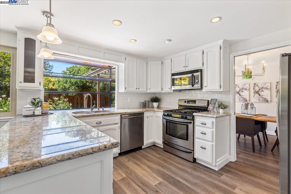 Detail Gallery Image 12 of 43 For 2670 Corte Elena, Pleasanton,  CA 94566 - 4 Beds | 2/1 Baths