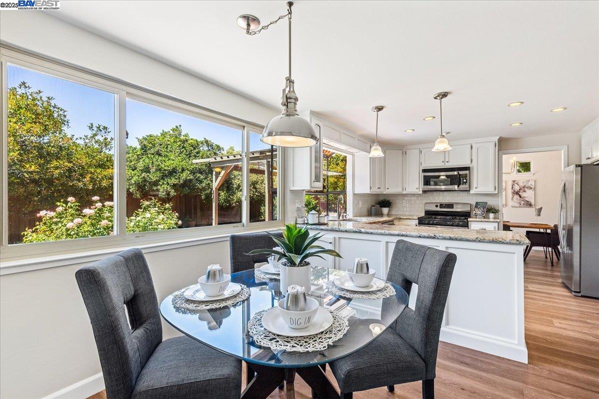 Detail Gallery Image 16 of 43 For 2670 Corte Elena, Pleasanton,  CA 94566 - 4 Beds | 2/1 Baths