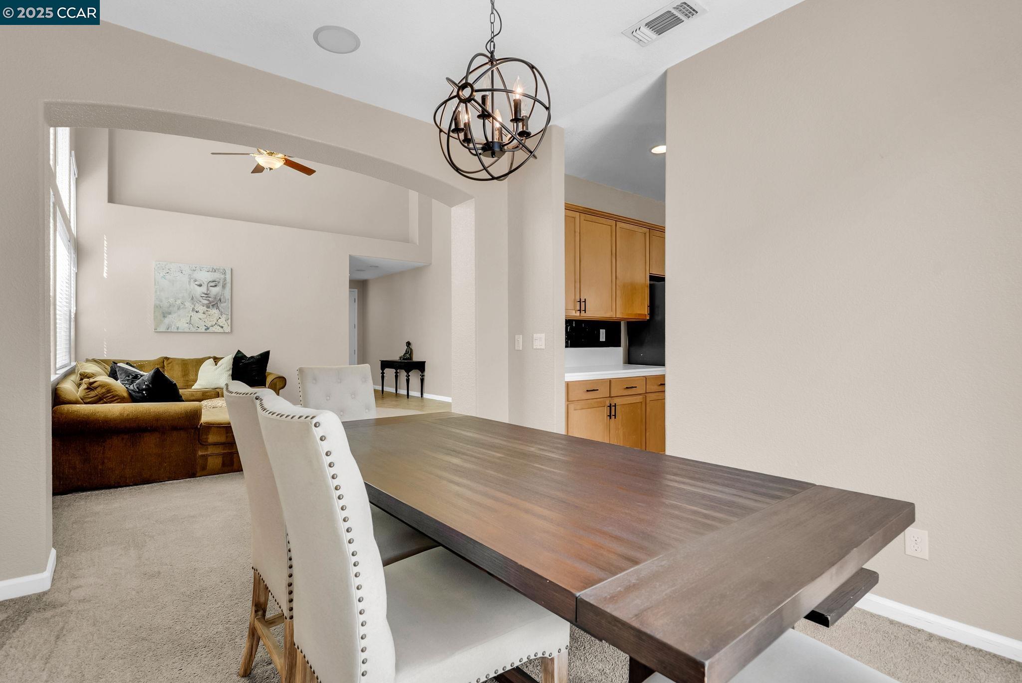 Detail Gallery Image 11 of 56 For 1331 Yosemite Circle, Oakley,  CA 94561 - 4 Beds | 3 Baths