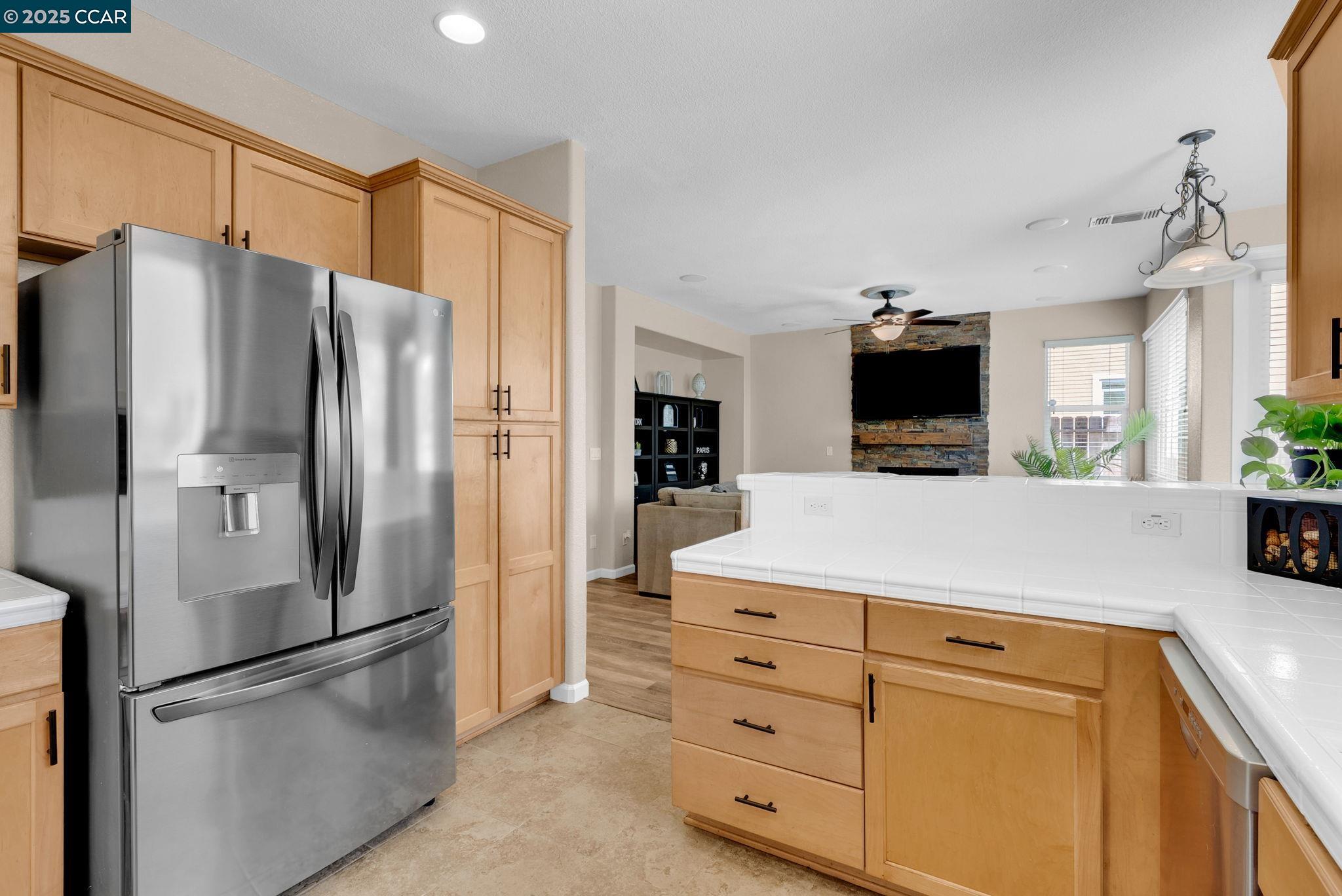 Detail Gallery Image 14 of 56 For 1331 Yosemite Circle, Oakley,  CA 94561 - 4 Beds | 3 Baths