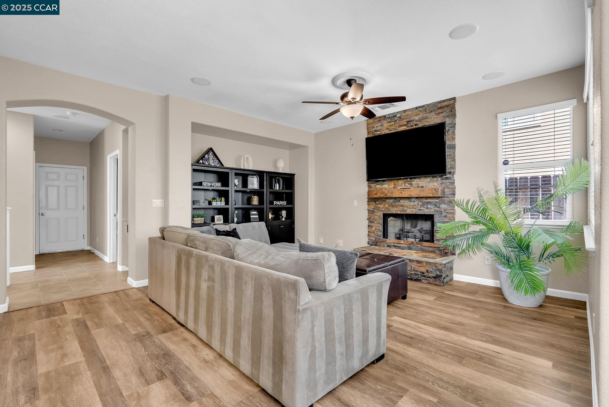 Detail Gallery Image 18 of 56 For 1331 Yosemite Circle, Oakley,  CA 94561 - 4 Beds | 3 Baths