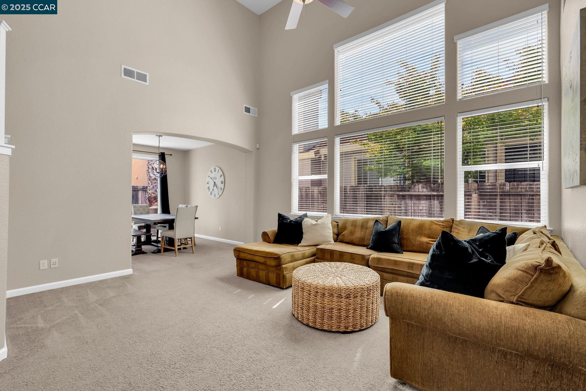 Detail Gallery Image 8 of 56 For 1331 Yosemite Circle, Oakley,  CA 94561 - 4 Beds | 3 Baths