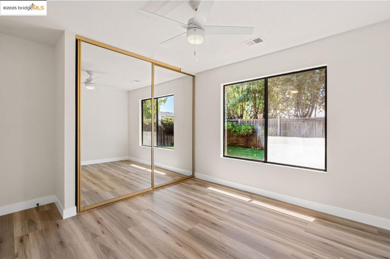 Detail Gallery Image 11 of 24 For 1527 London Cir, Benicia,  CA 94510 - 2 Beds | 2 Baths