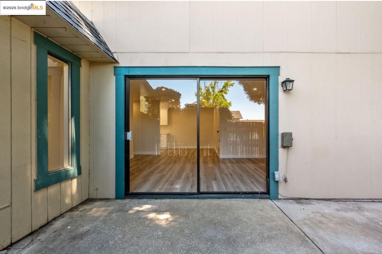 Detail Gallery Image 18 of 24 For 1527 London Cir, Benicia,  CA 94510 - 2 Beds | 2 Baths